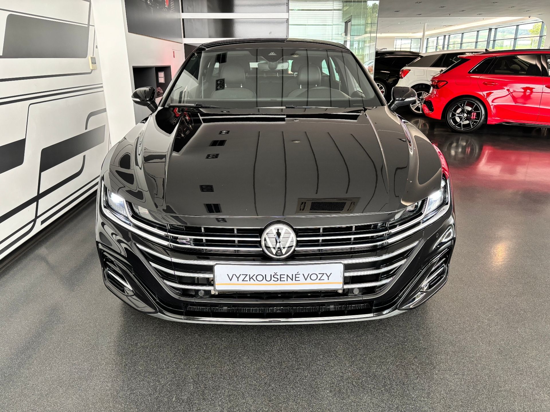 Volkswagen Arteon Shooting Brake, R-Line 2.0 TSI (140kW/190k) DS - fotka 4