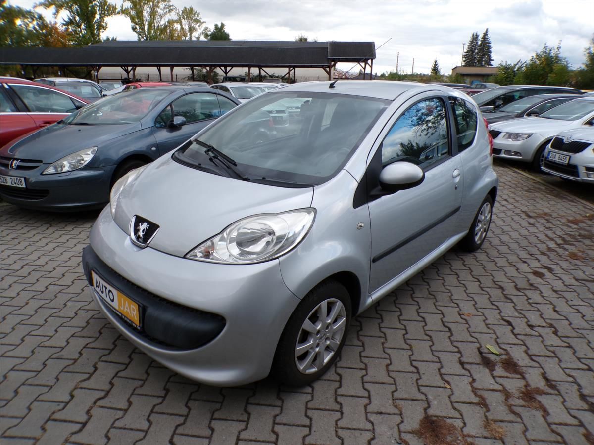Peugeot 107, 1,0 i  KLIMATIZACE - fotka 2