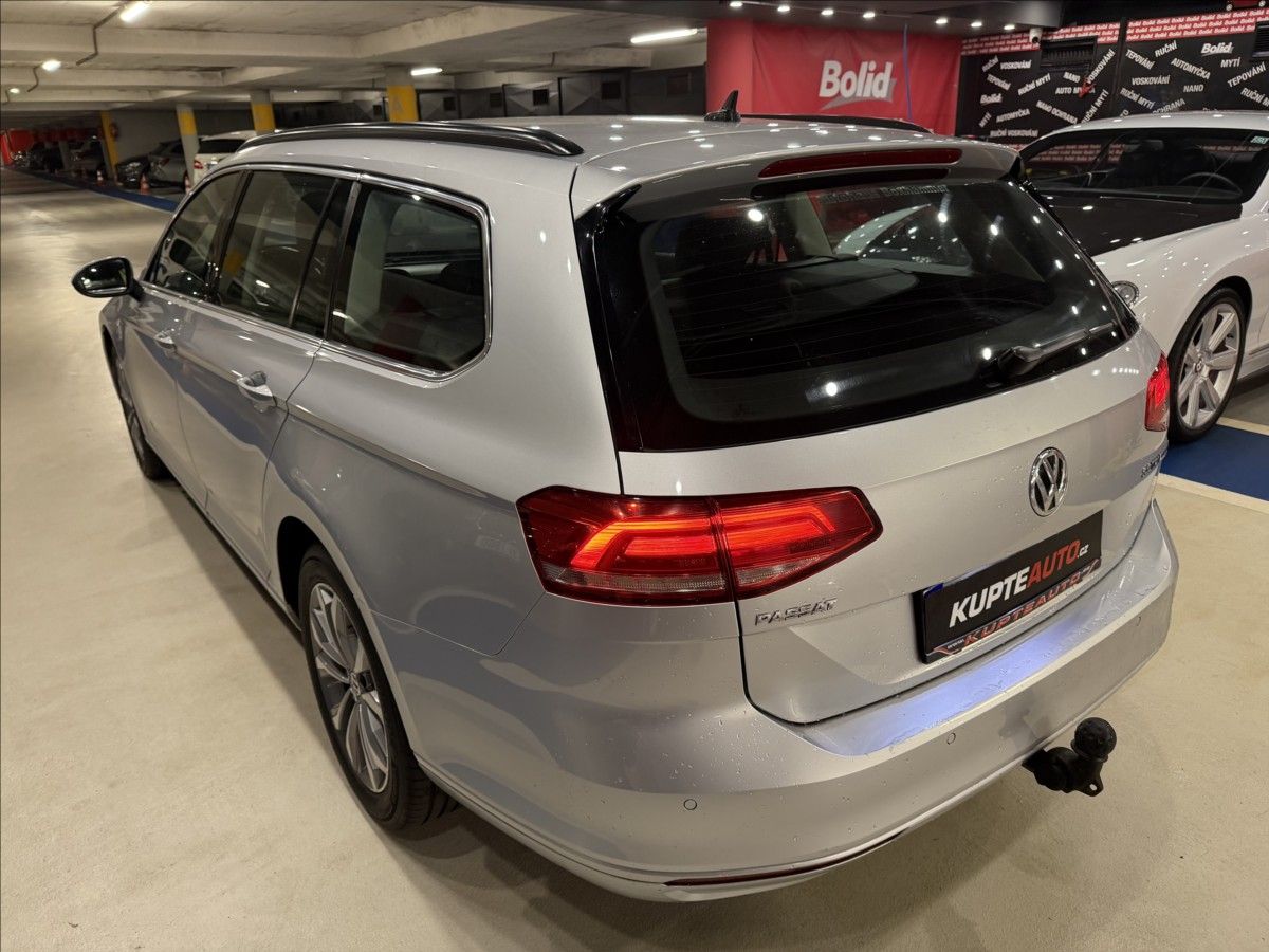 Volkswagen Passat, 2,0 TDi - fotka 4