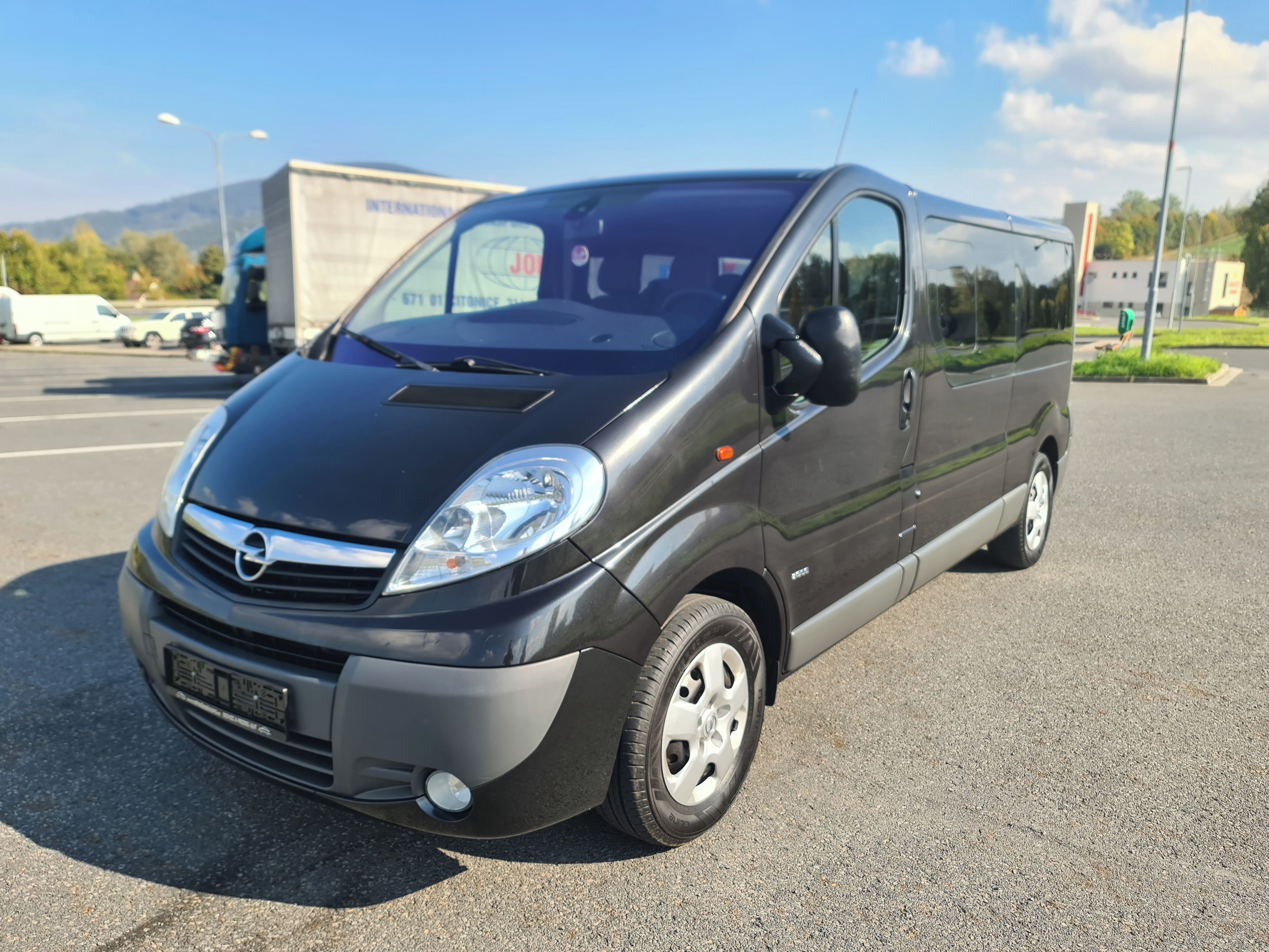 Opel Vivaro, LONG 2.0 CDTi KLIMA 9-MÍST SER - fotka 3