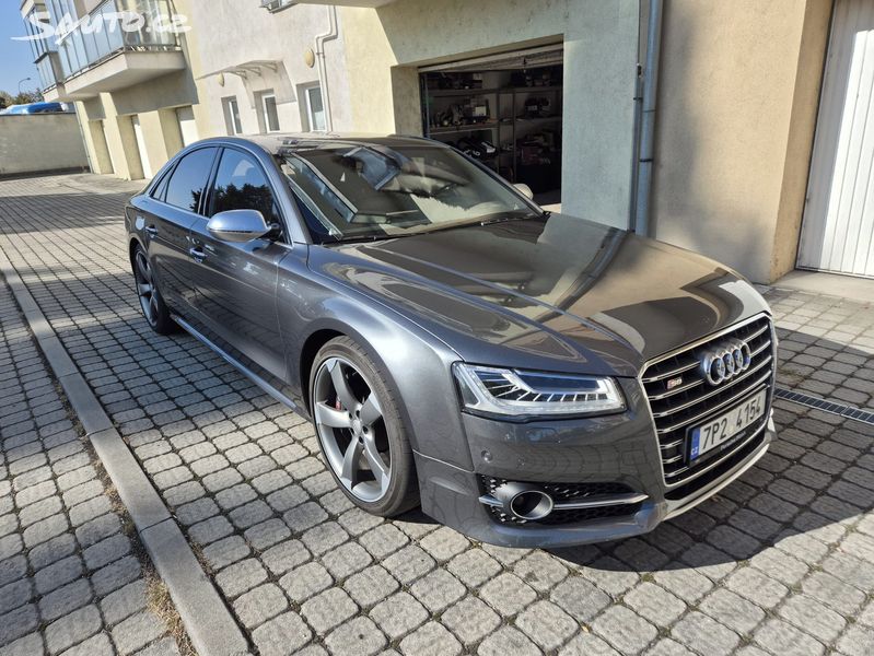 Audi S8, AUDI S8