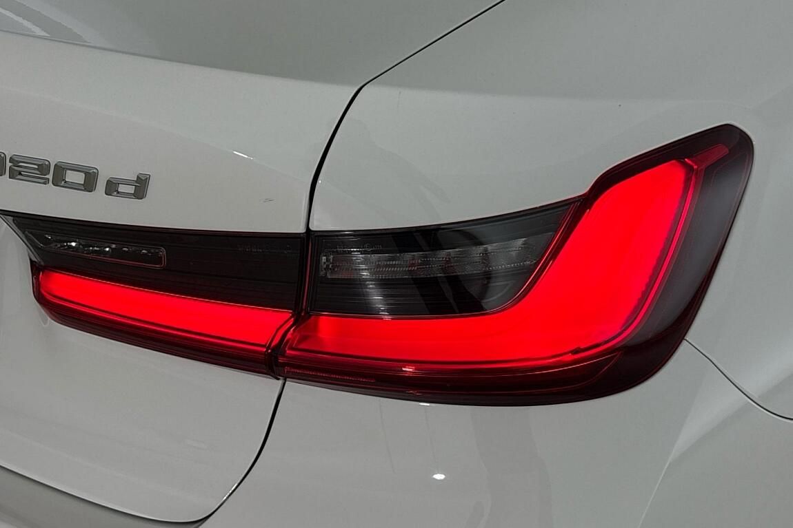 BMW Řada 3, 320d xDrive - fotka 5