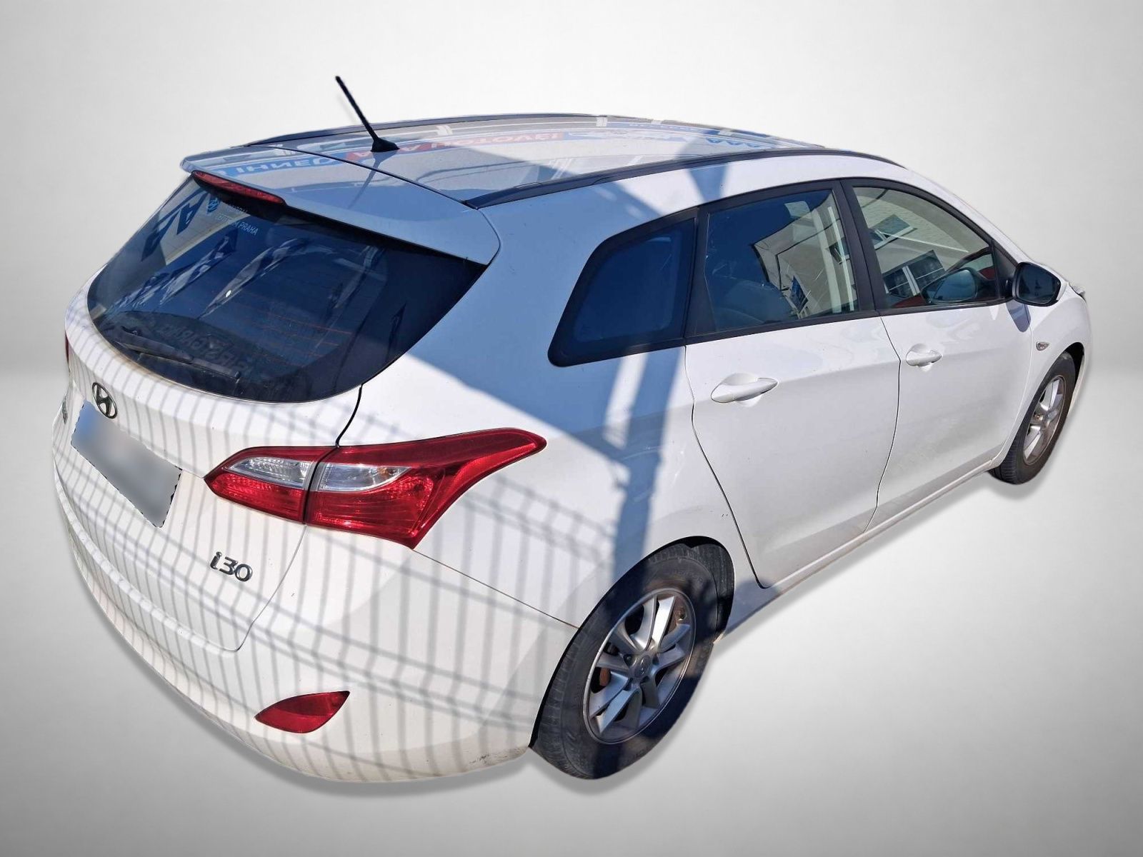 Hyundai i30, 1.6 MPI, ČR,1.maj, Serv.kniha - fotka 2