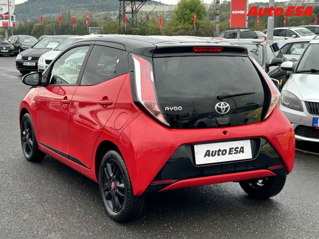 Toyota Aygo, 1.0i,ČR,AT,klima - fotka 6