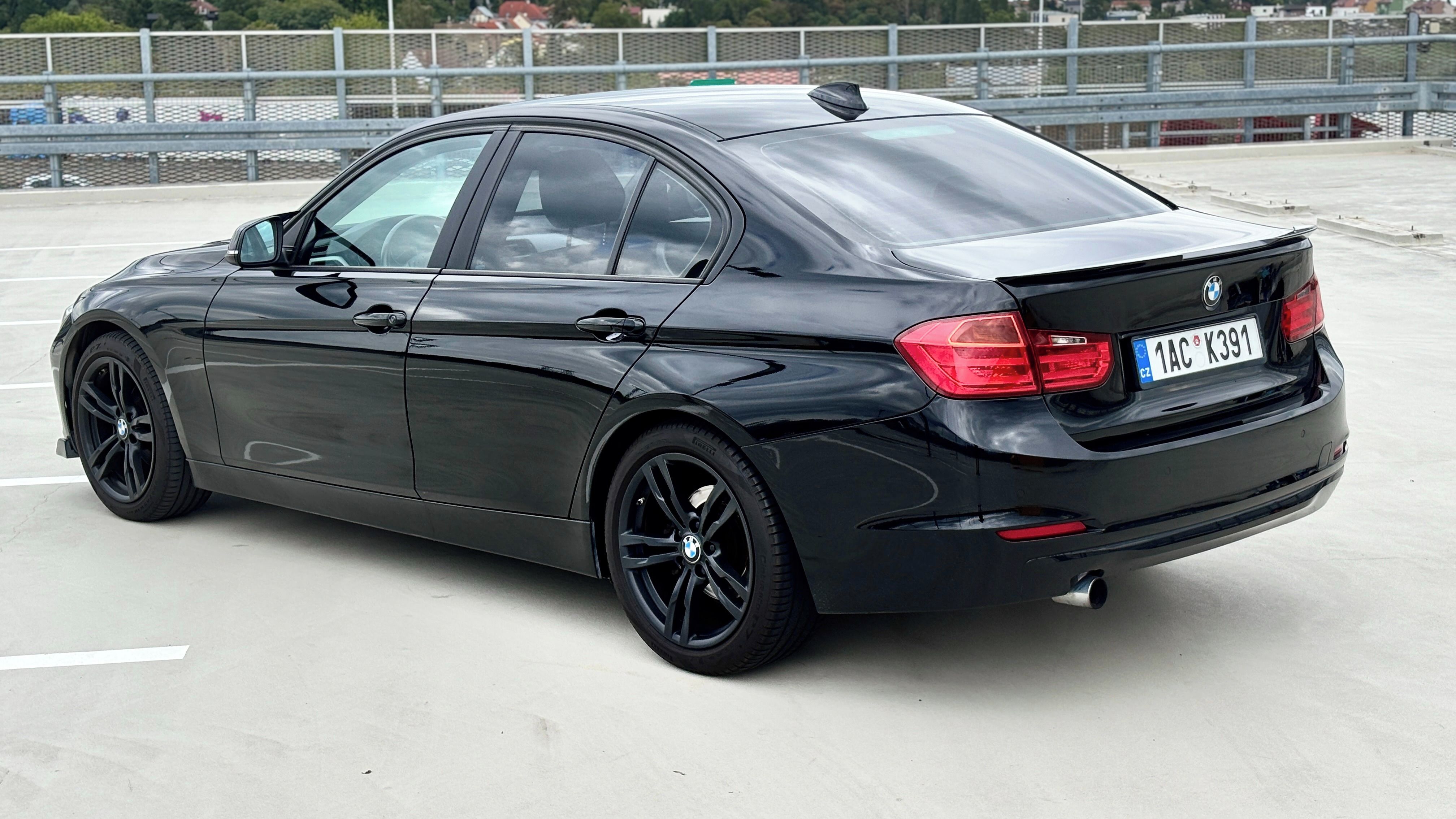 BMW Řada 3, BMW 320i, 135 kW, r.v.2012 - fotka 4
