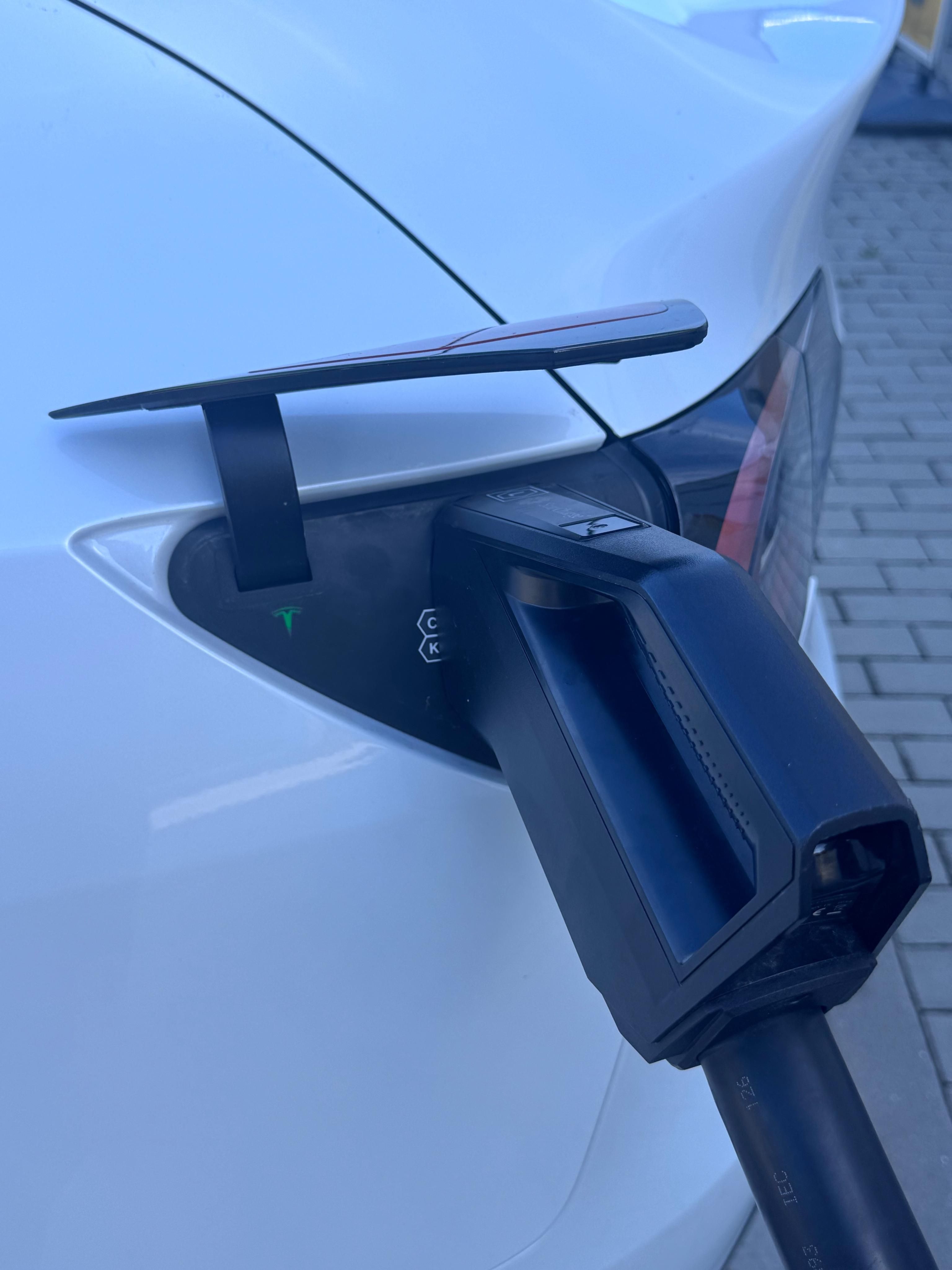 Tesla Model Y, Longe range 4x4 378kw - fotka 3
