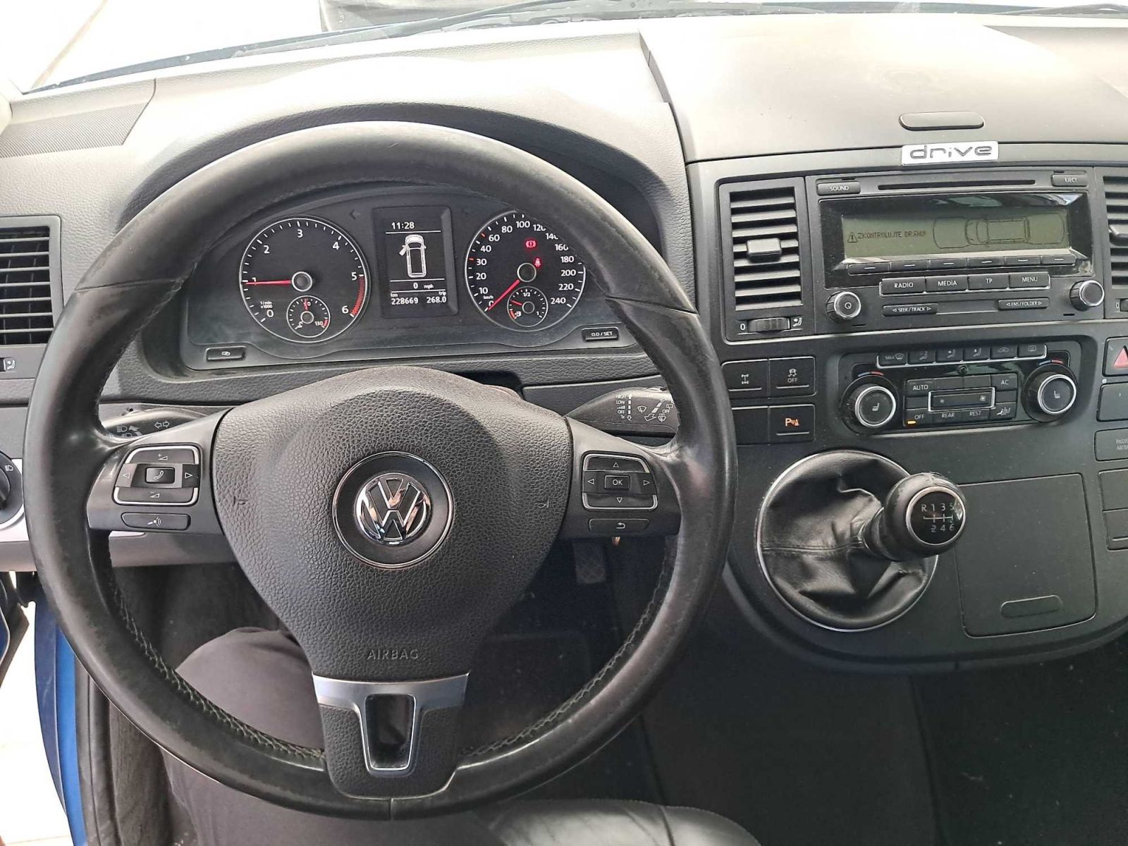 Volkswagen Multivan, 2.0 TDI 4Motion, Klima, ČR - fotka 3