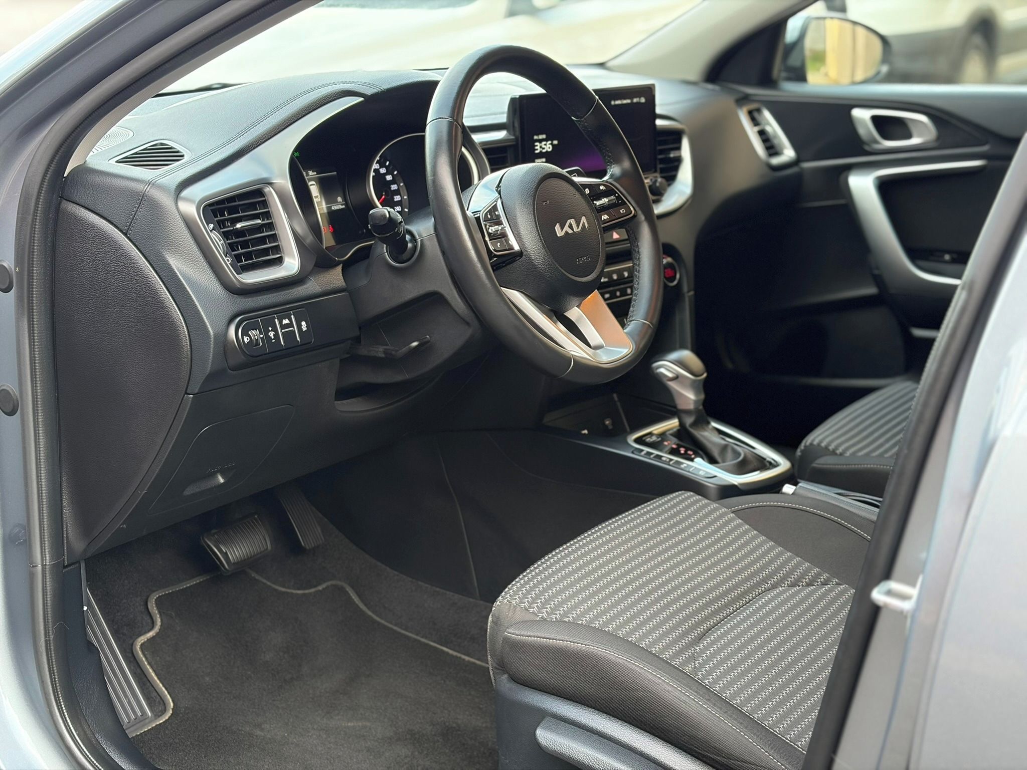 Kia Cee´d, SW TOP 1.5 T-GDI DCT. RV25. - fotka 3