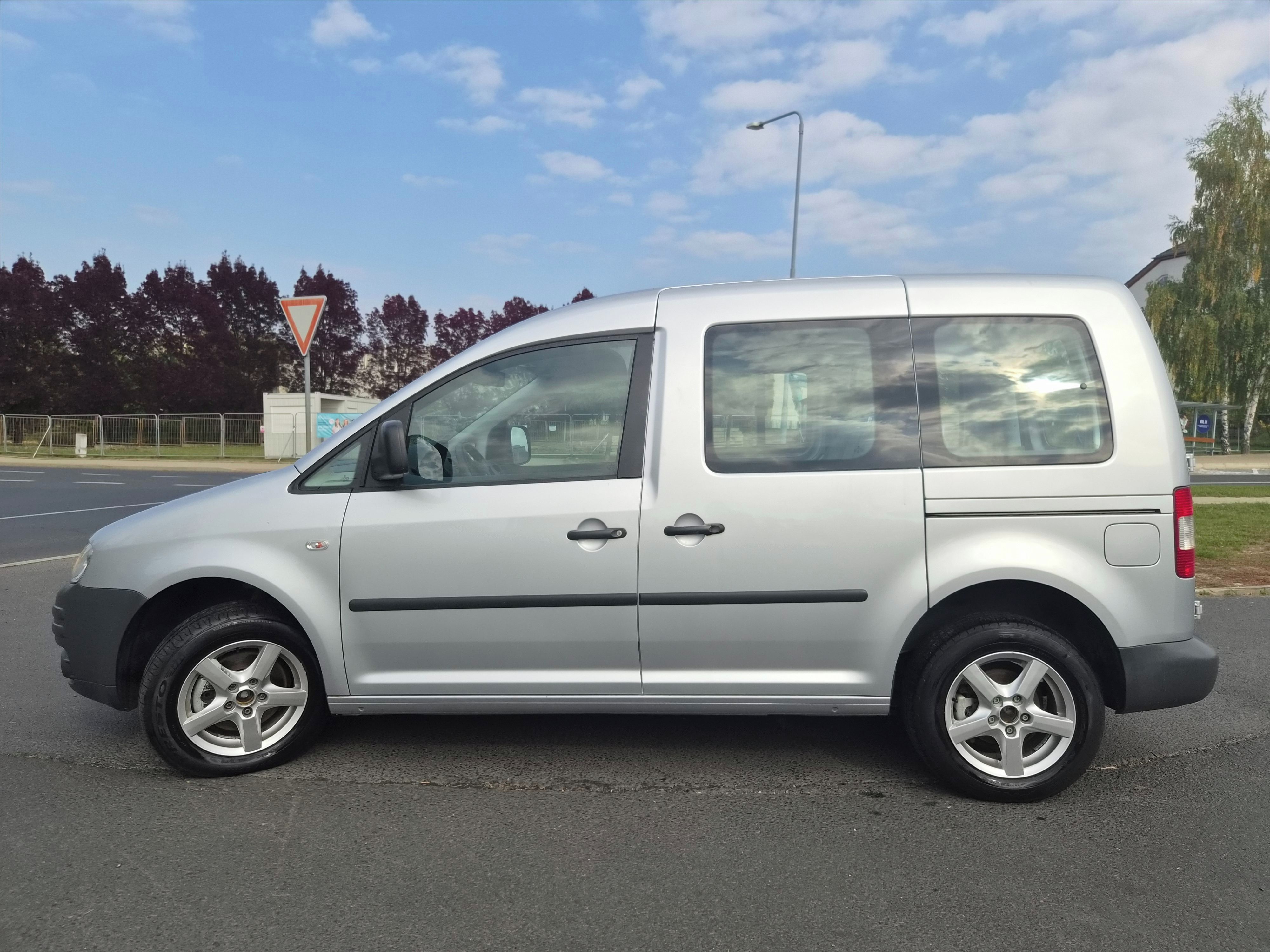 Volkswagen Caddy, 1.9 TDI 77 KW Top stav - fotka 5