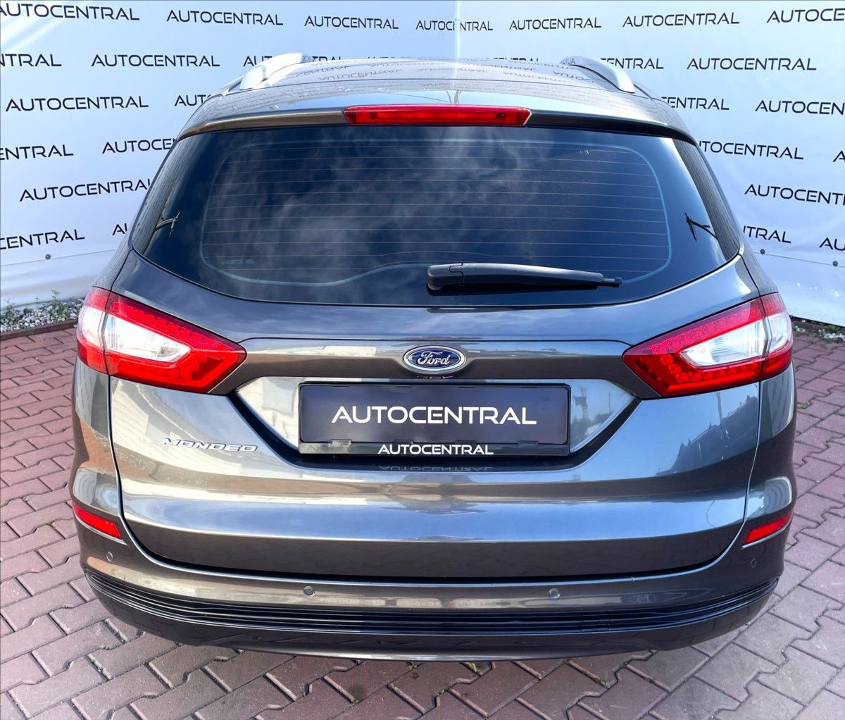 Ford Mondeo, 2,0 TDCi,110kW,TITANIUM,serv.k - fotka 5