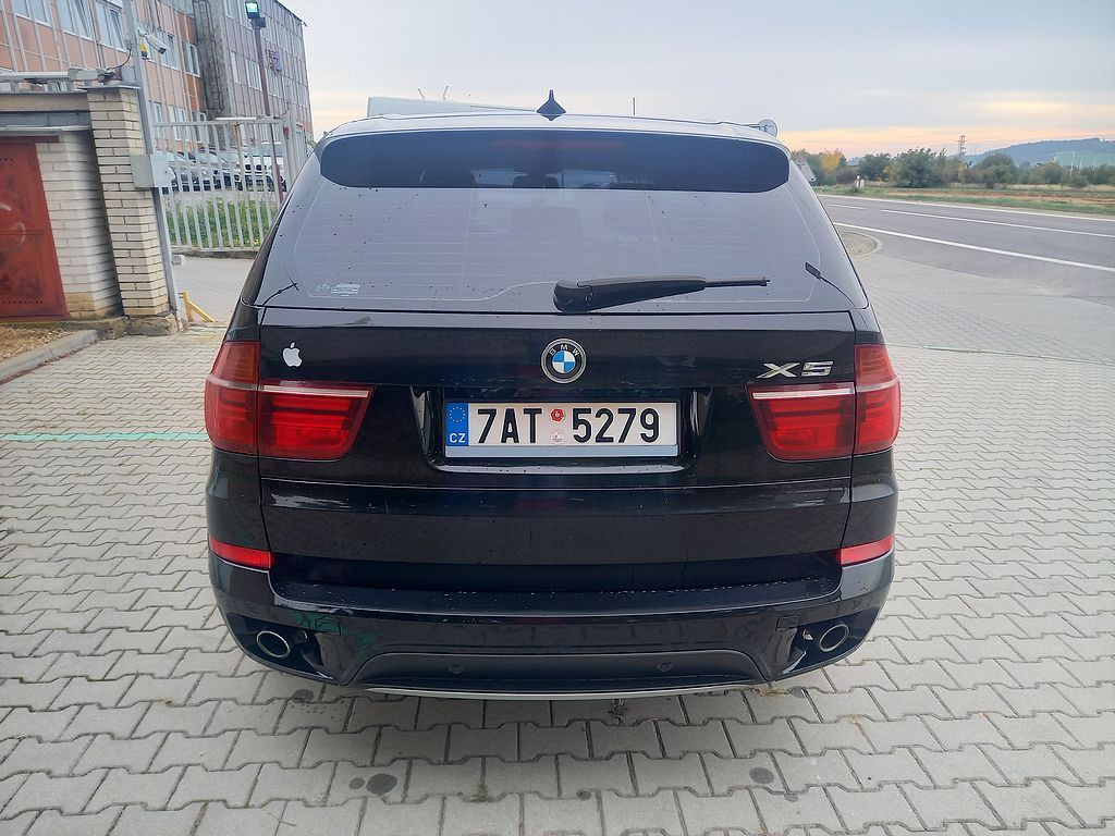 BMW X5, 3,0Xdrive 180kw 4x4+SERVISKA!! - fotka 4