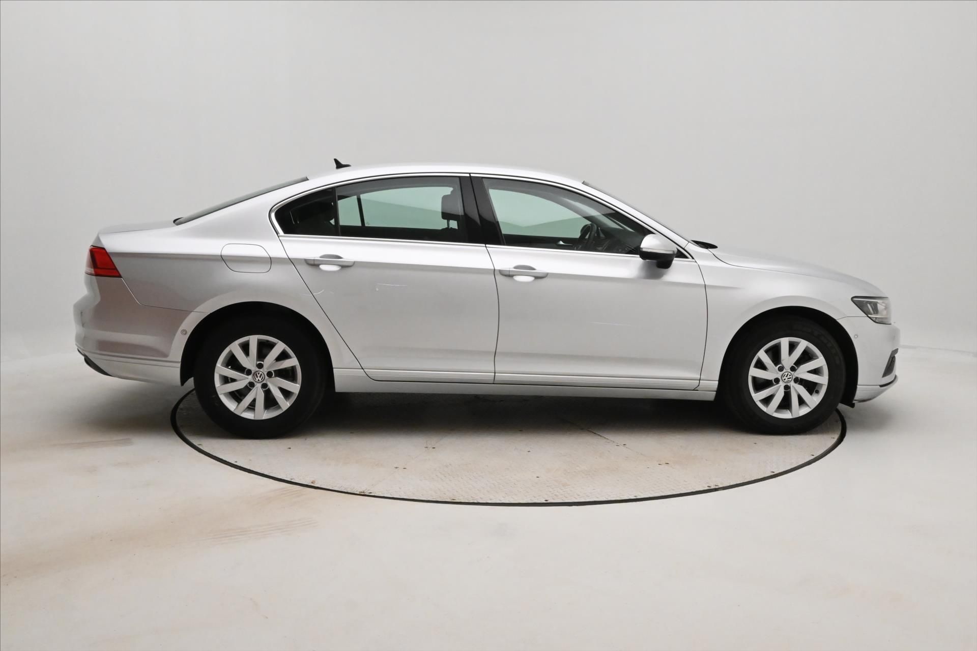 Volkswagen Passat, 2,0 TDI 110kW Business Záruka - fotka 4