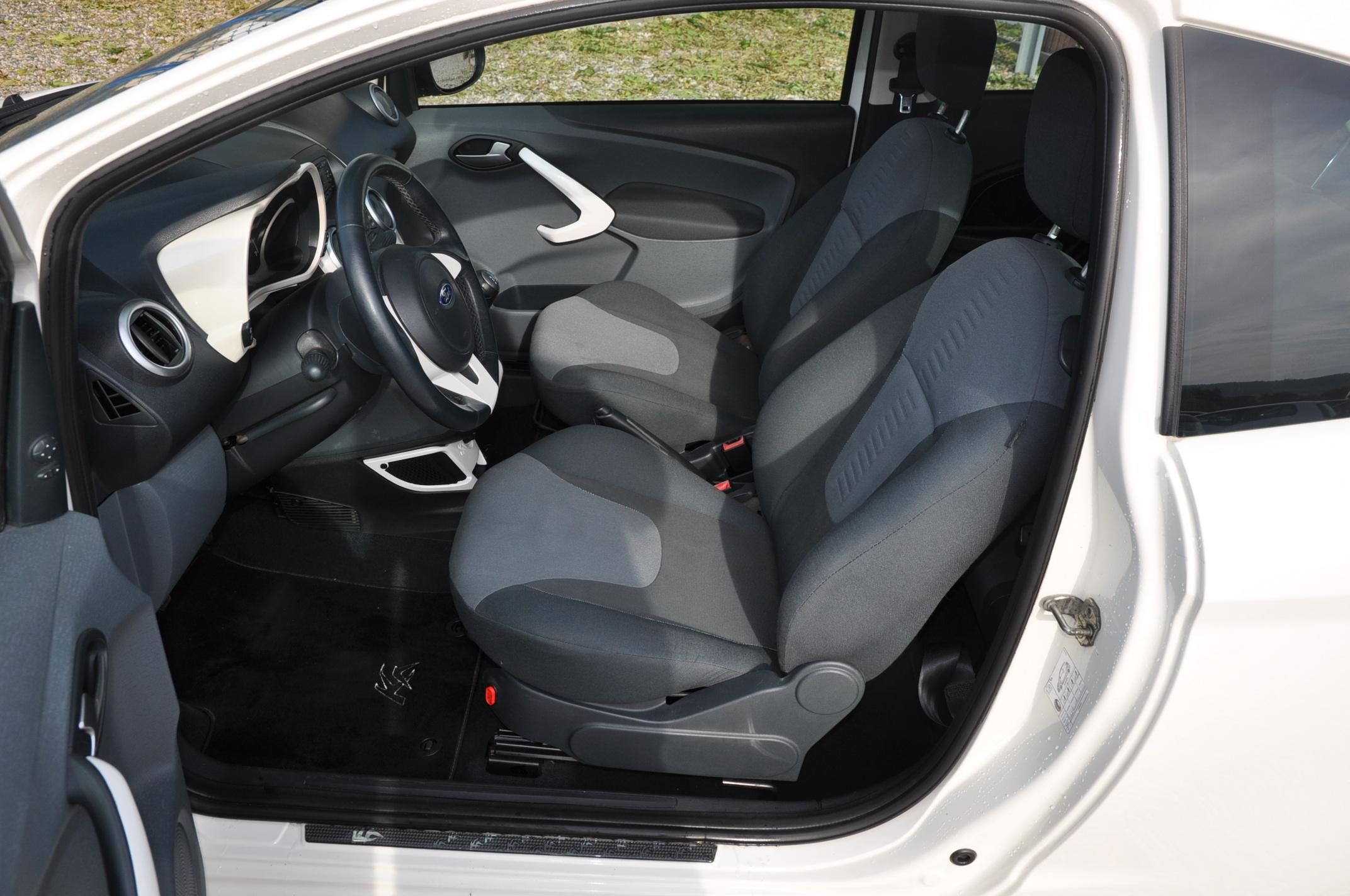 Ford Ka, 1.2i 51kW - fotka 6