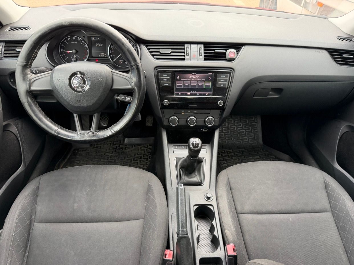 Škoda Octavia, 1.6TDi Liftback, Facelift, taž - fotka 6