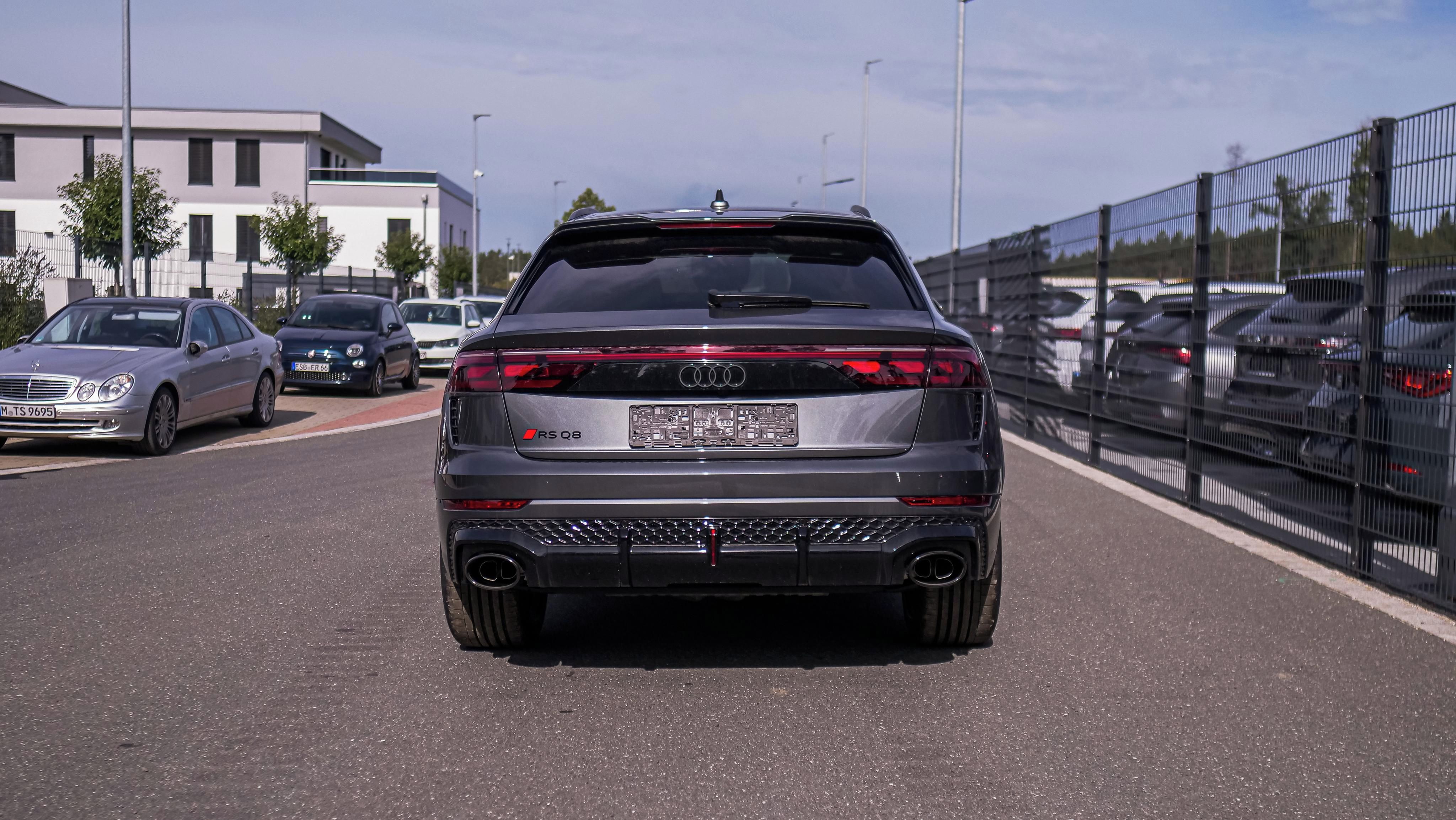 Audi RS Q8, Audi RS Q8 4x4 471 kW (640 PS) - fotka 6