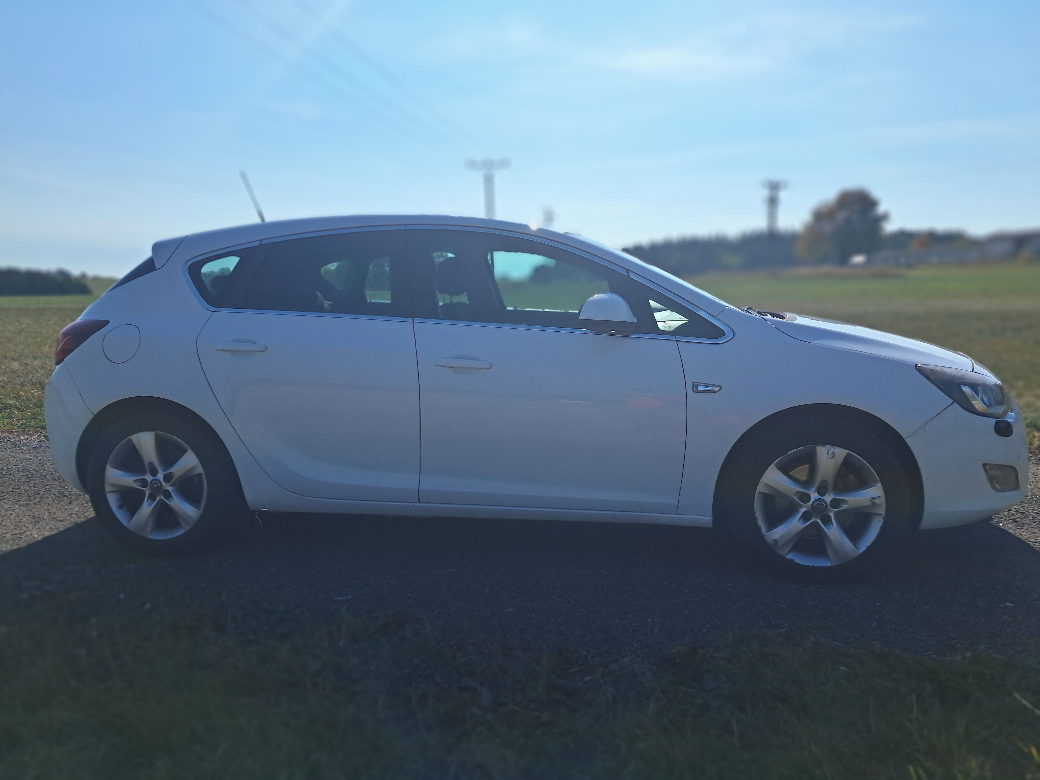 Opel Astra, 2.maj Čr ,na díly bez stk - fotka 4