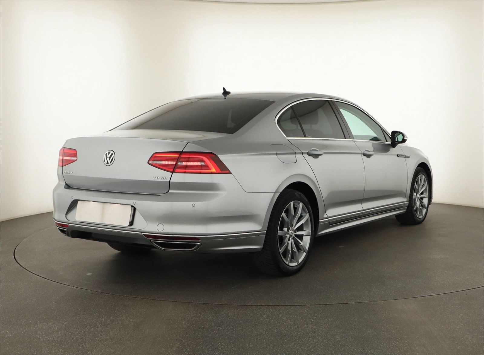 Volkswagen Passat, 2.0 TDI, R-Line, Automat, Kůže - fotka 5