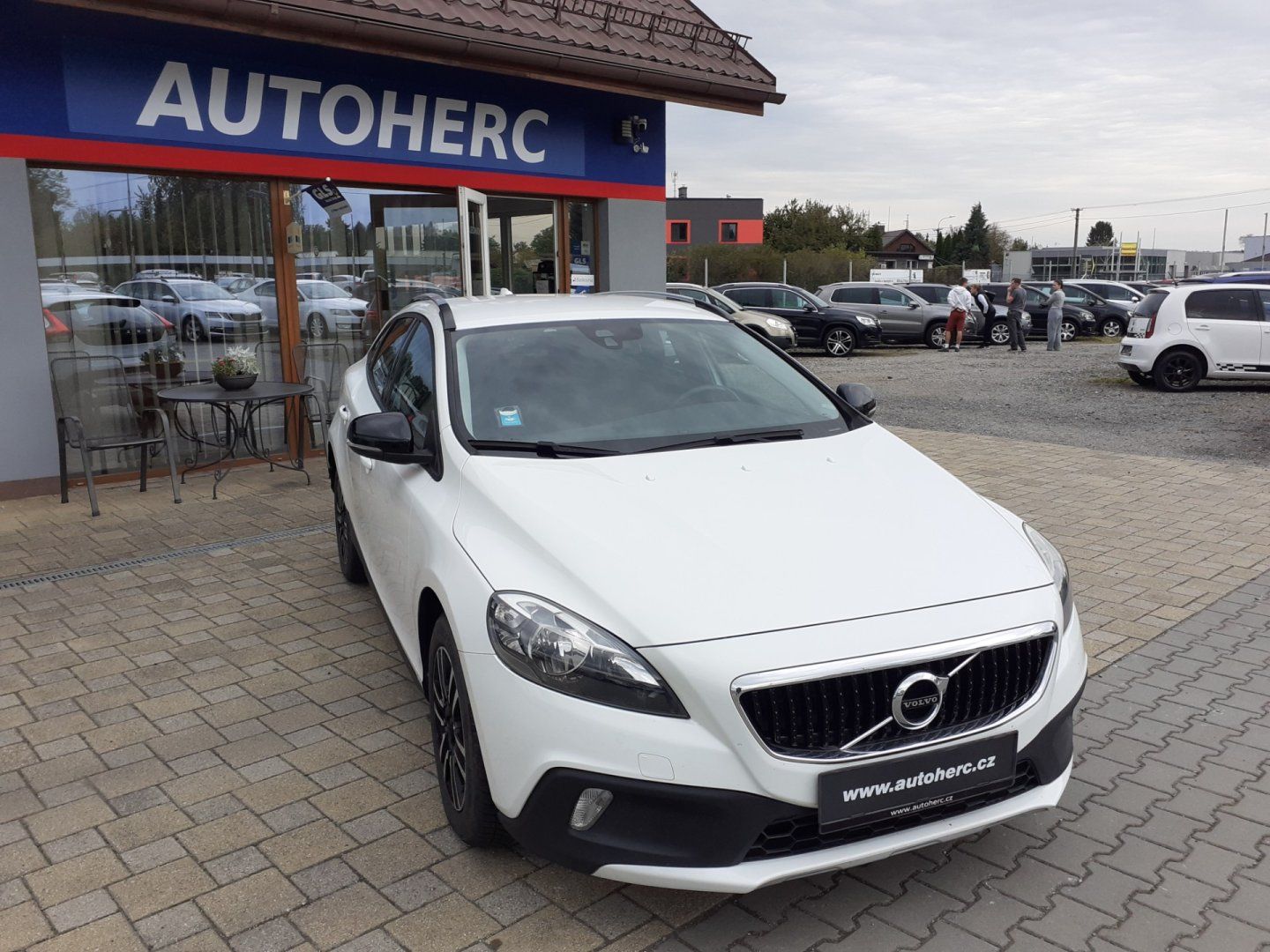 Volvo V40, 2.0 D CROSS COUNTRY - fotka 2