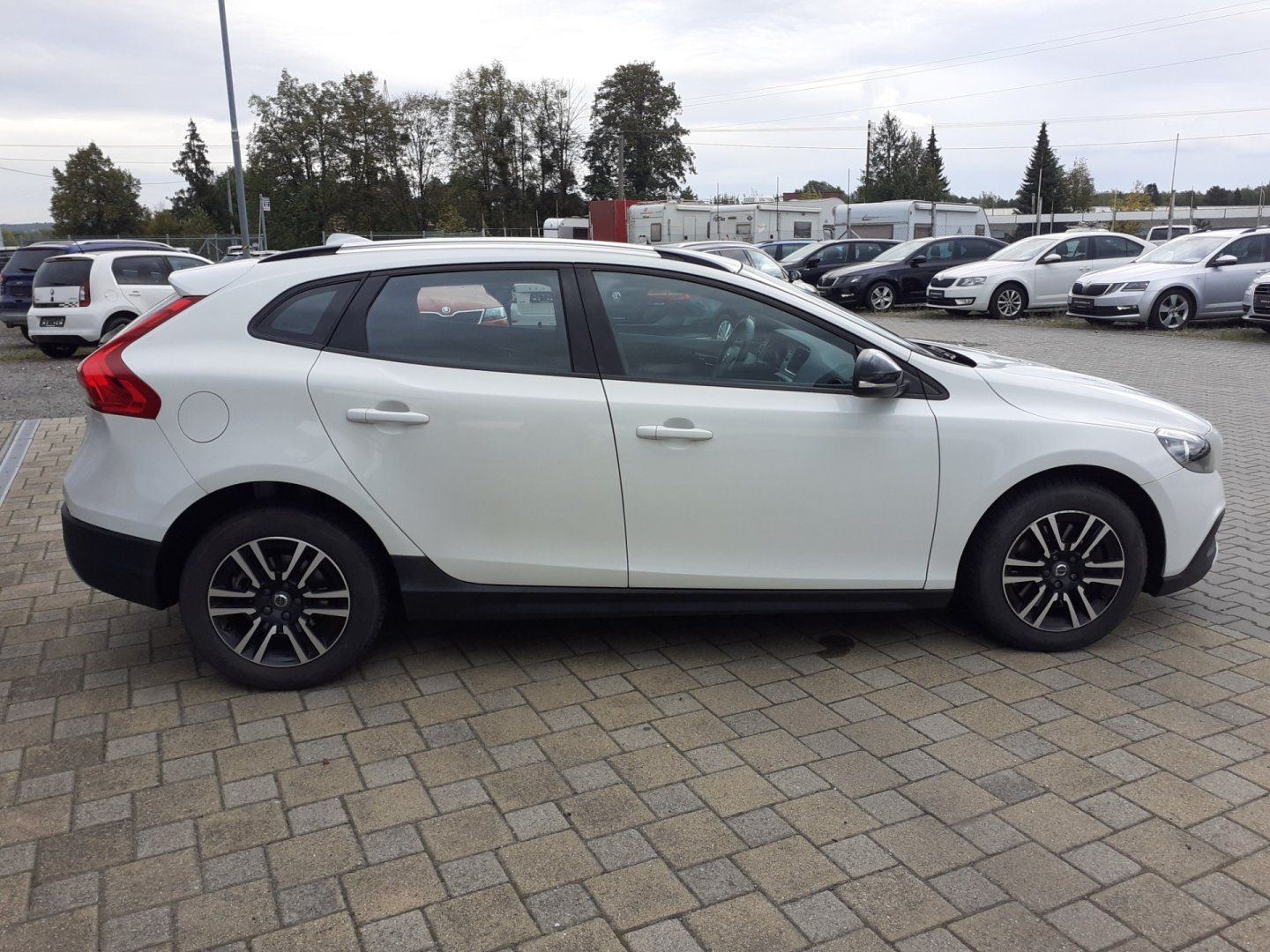 Volvo V40, 2.0 D CROSS COUNTRY - fotka 3