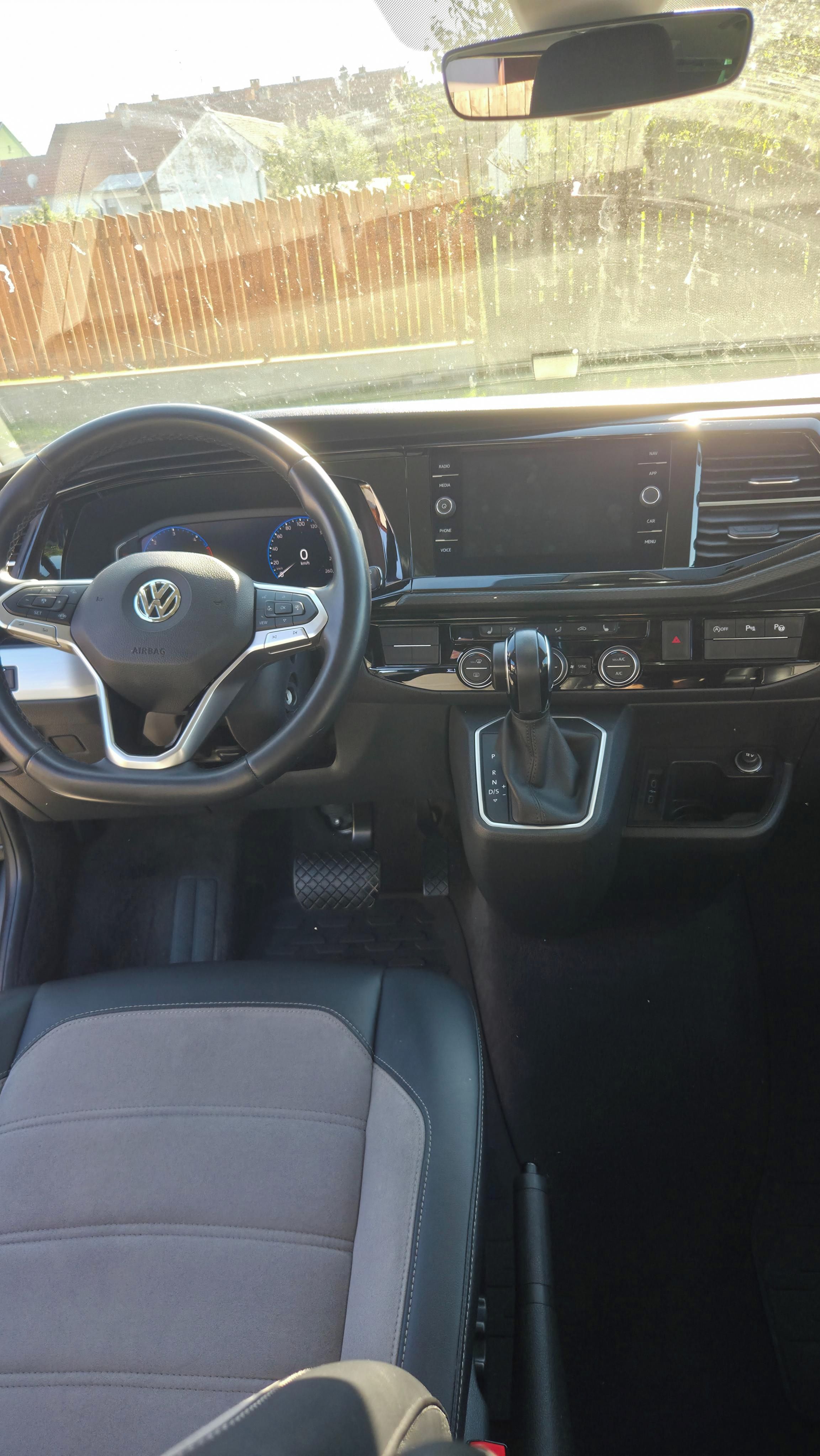 Volkswagen Multivan - fotka 4