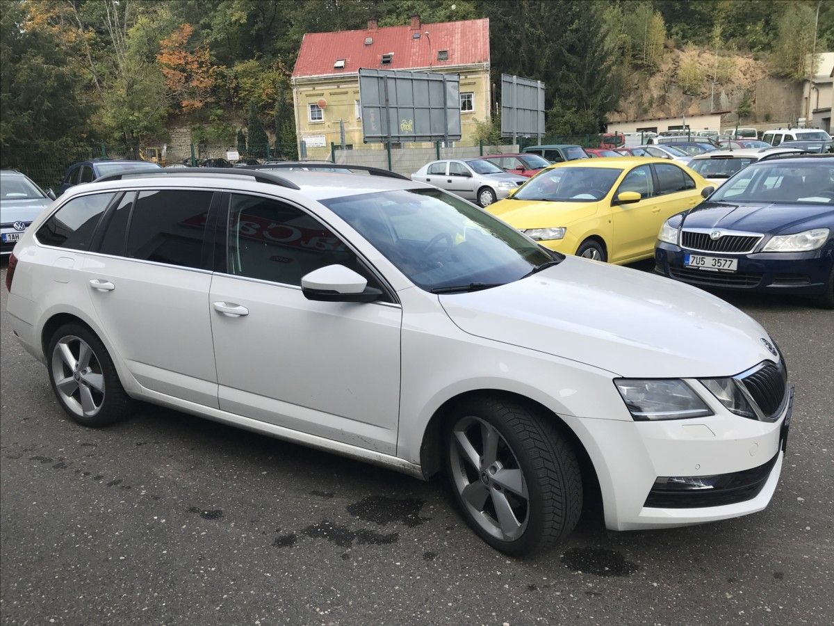 Škoda Octavia, 2,0 TDi 110kW DSG Combi - fotka 4