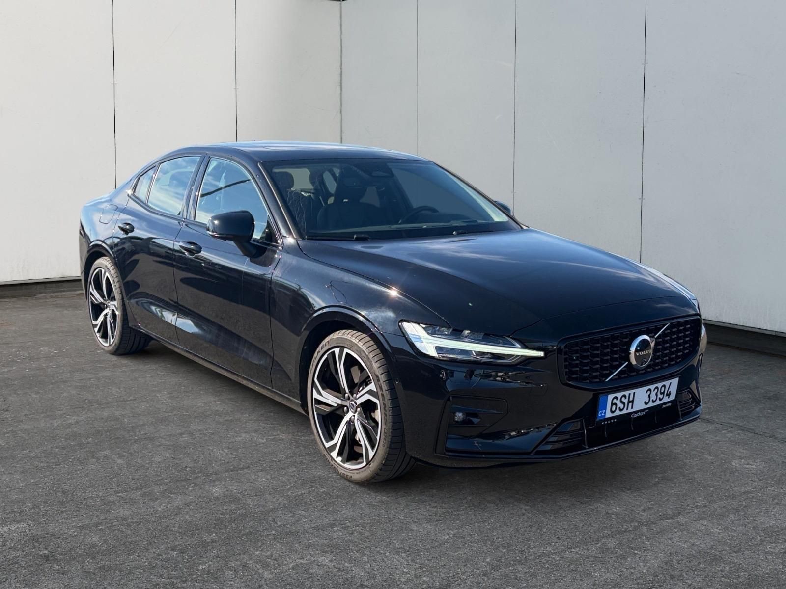 Volvo S60, ULTIMATE DARK B5 184kW AWD CZ - fotka 3