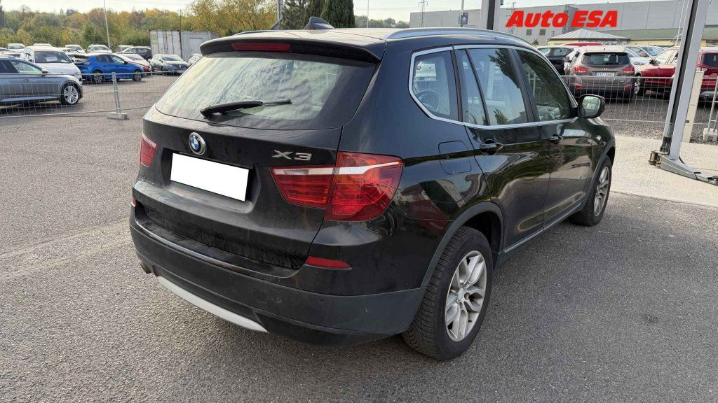 BMW X3, 20D xD,AT,autoAC - fotka 2