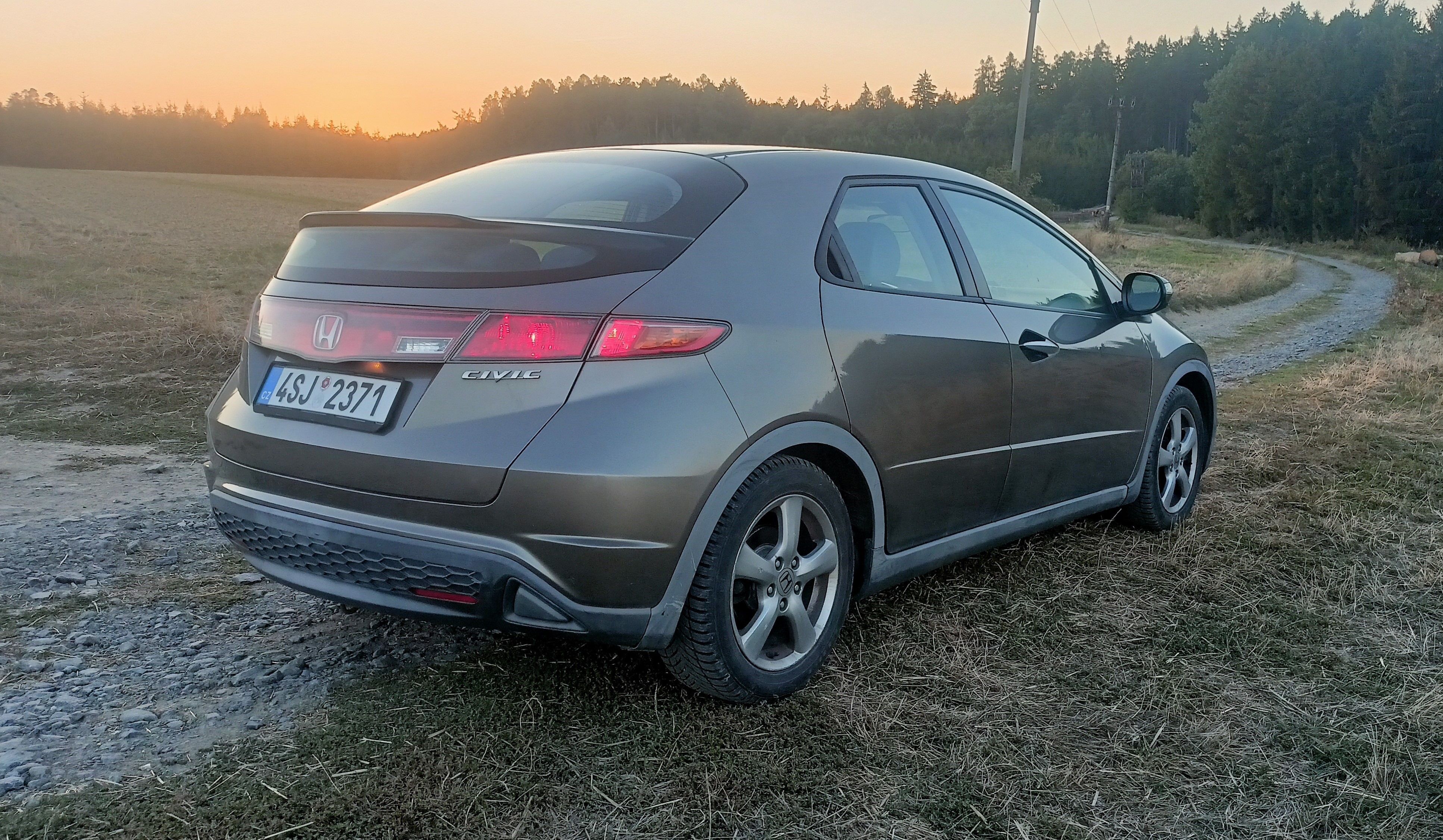 Honda Civic, 1.4 pěkná, bez koroze - fotka 2