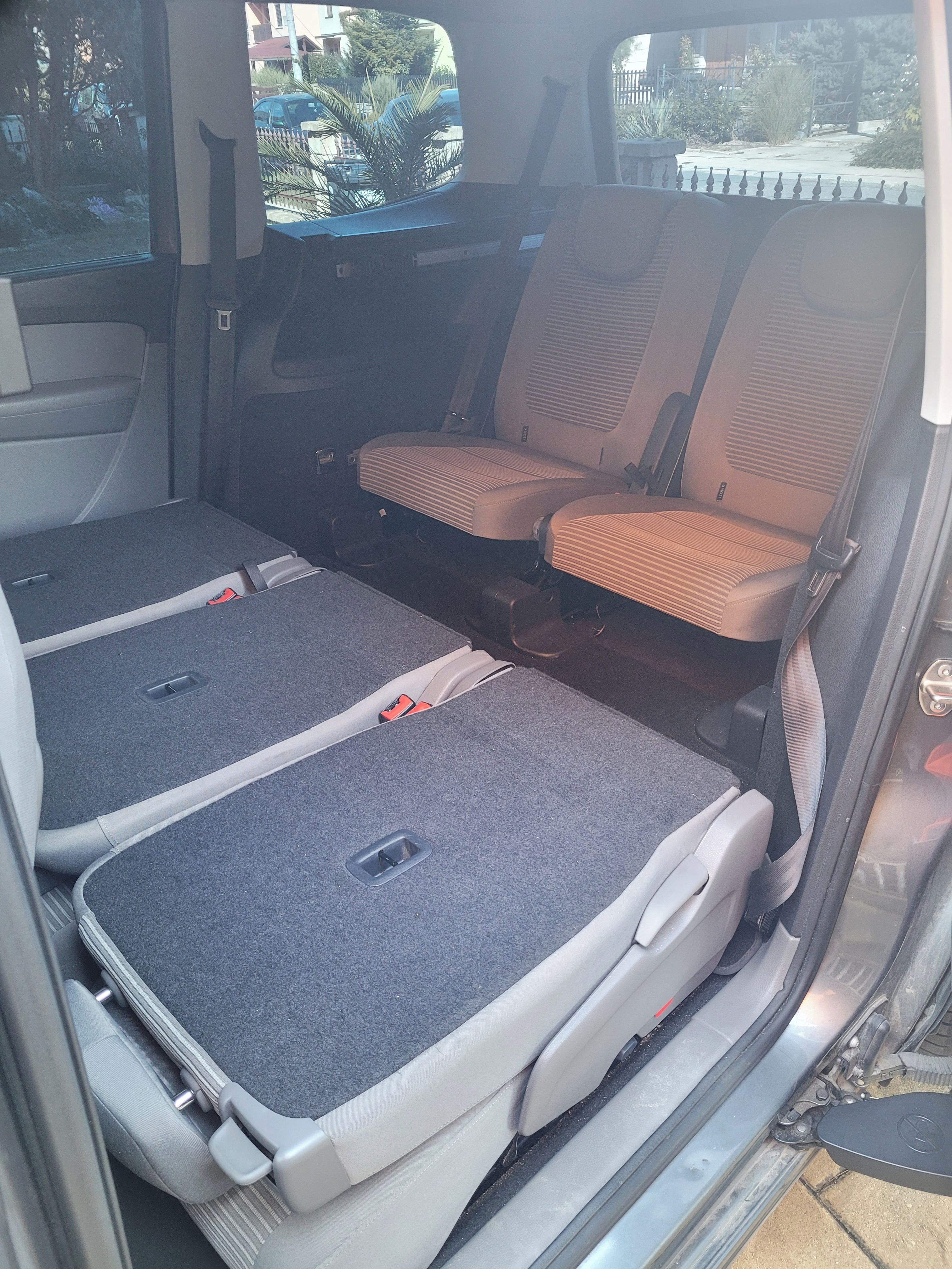 Seat Alhambra, 2.0 TDI (103 kW), 7 míst - fotka 4