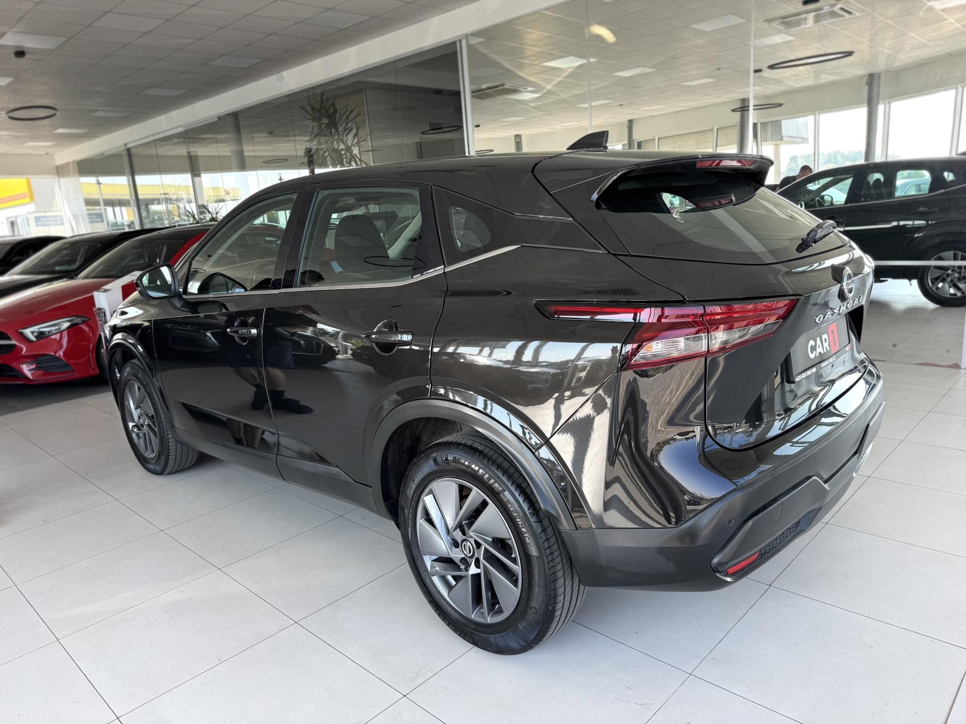 Nissan Qashqai, 1,3DIG-T 140*Distronic*360kam - fotka 6