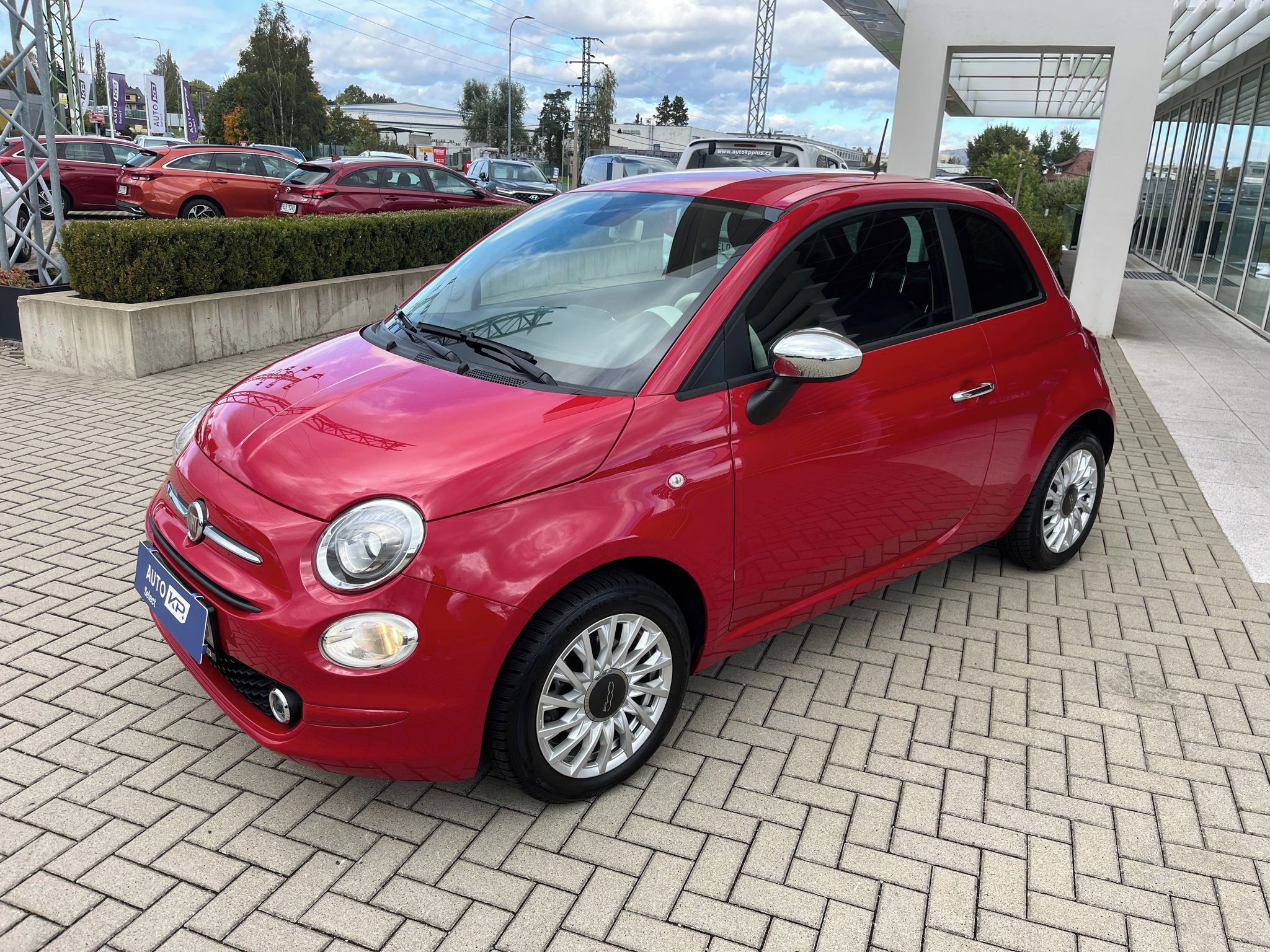 Fiat 500, 1.0 Hybrid 51kW Pop, 1.maj. ČR - fotka 2