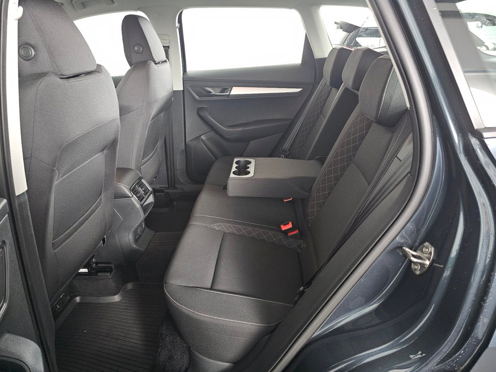 Škoda Karoq, 1.5TSI 110kW AMBITION PLUS TAŽ - fotka 6