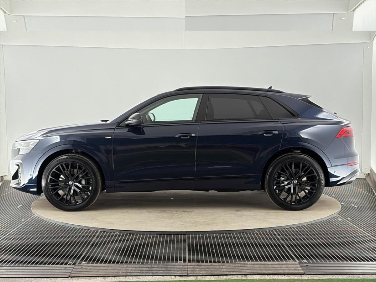 Audi Q8, 3,0   SUV TDI quattro210 kW - fotka 5