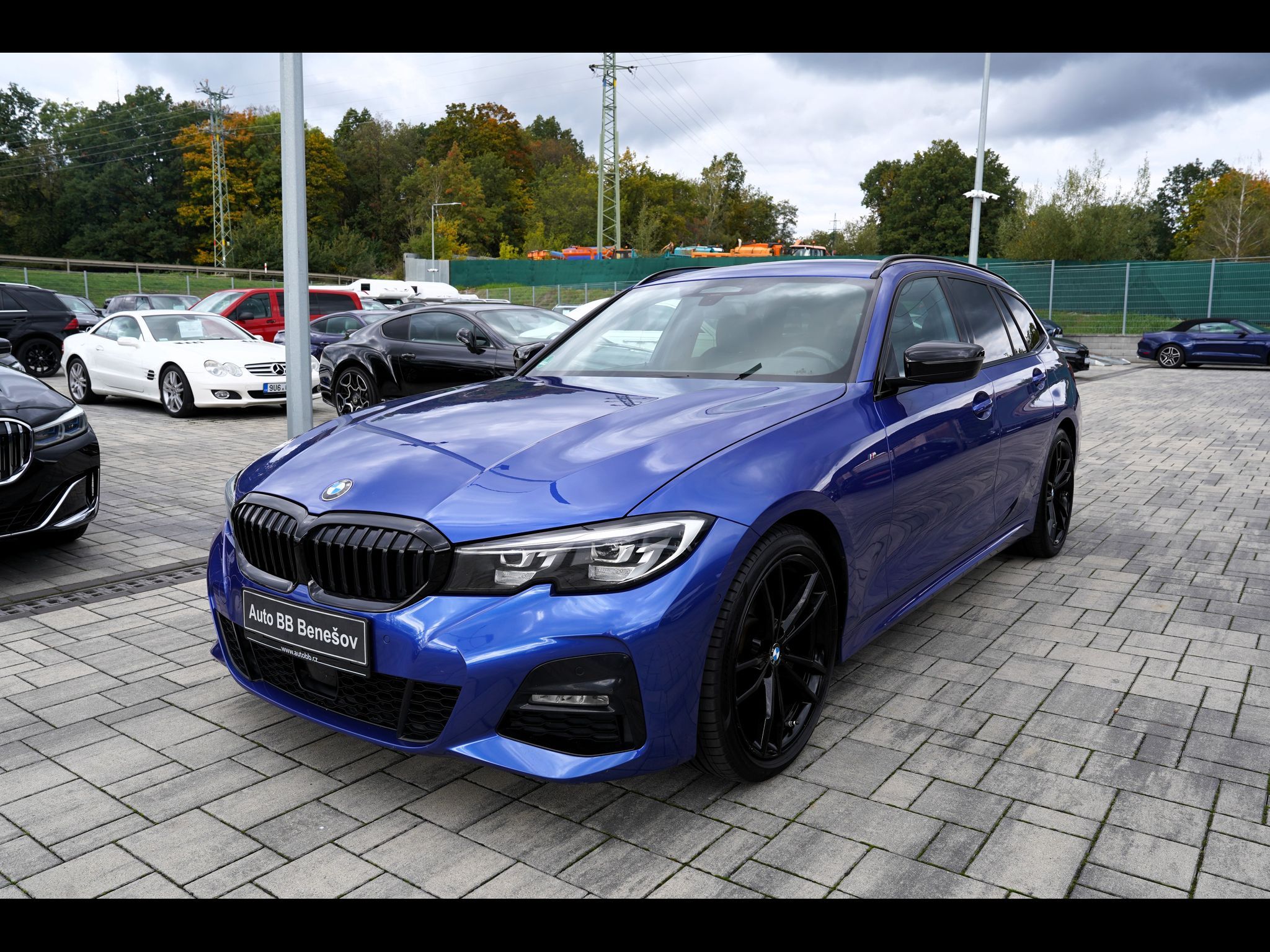 BMW Řada 3, 320d xDrive Mpaket/Lasery/kůže - fotka 2