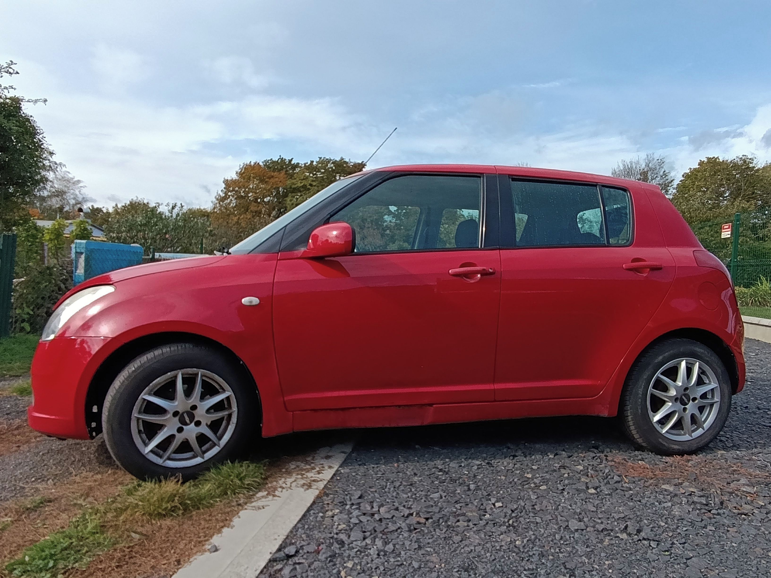 Suzuki Swift, 1.3 GLX plná výbava 2x ALU 15" - fotka 5