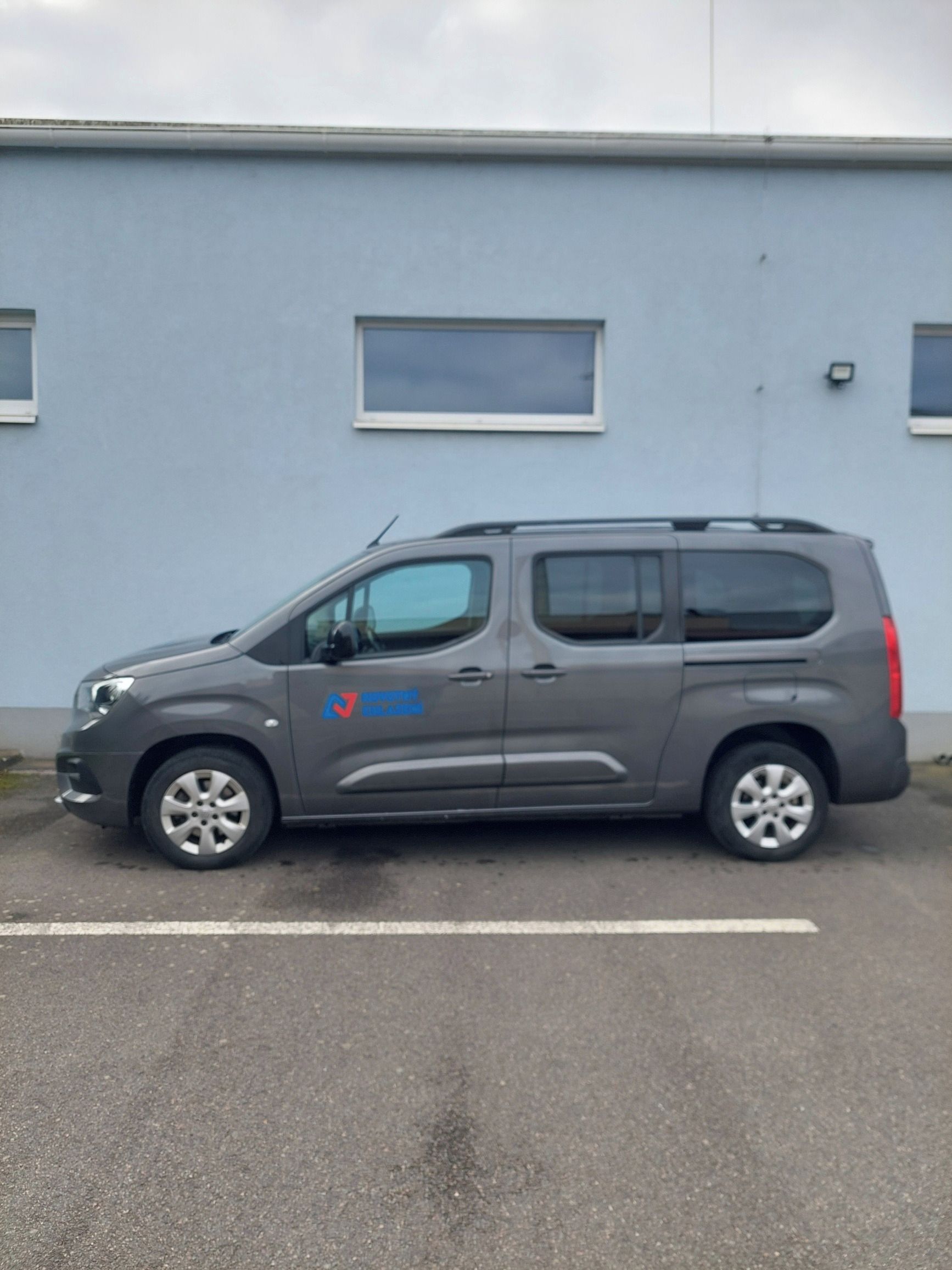 Opel Combo, 1,5 CDTI, 7 míst, 1maj. ČR - fotka 3