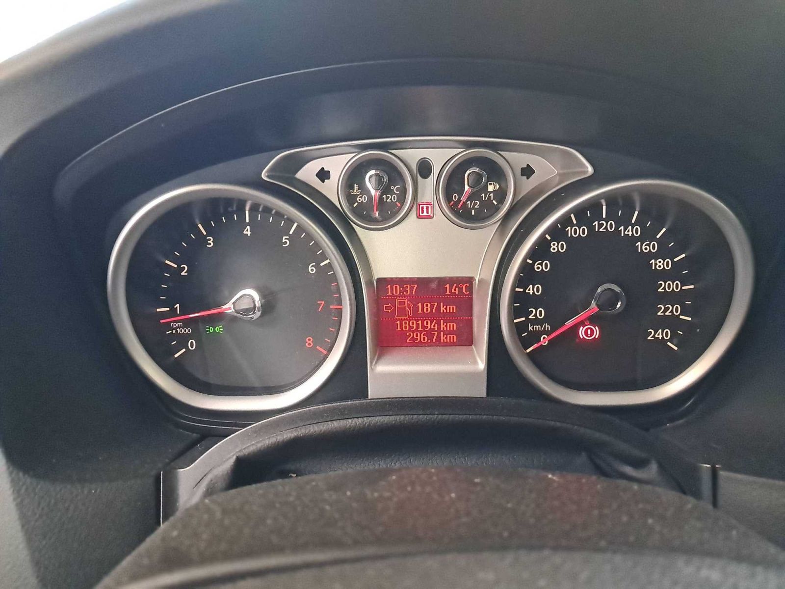 Ford Focus, 1.6 16V, Serv.kniha - fotka 3