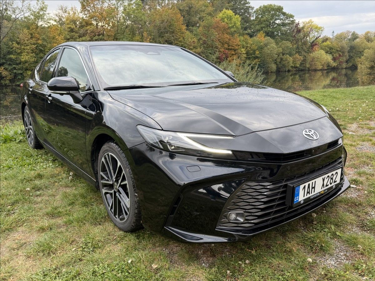 Toyota Camry, 2,5 HEV CVT EXECUTIVE 169kW - fotka 2