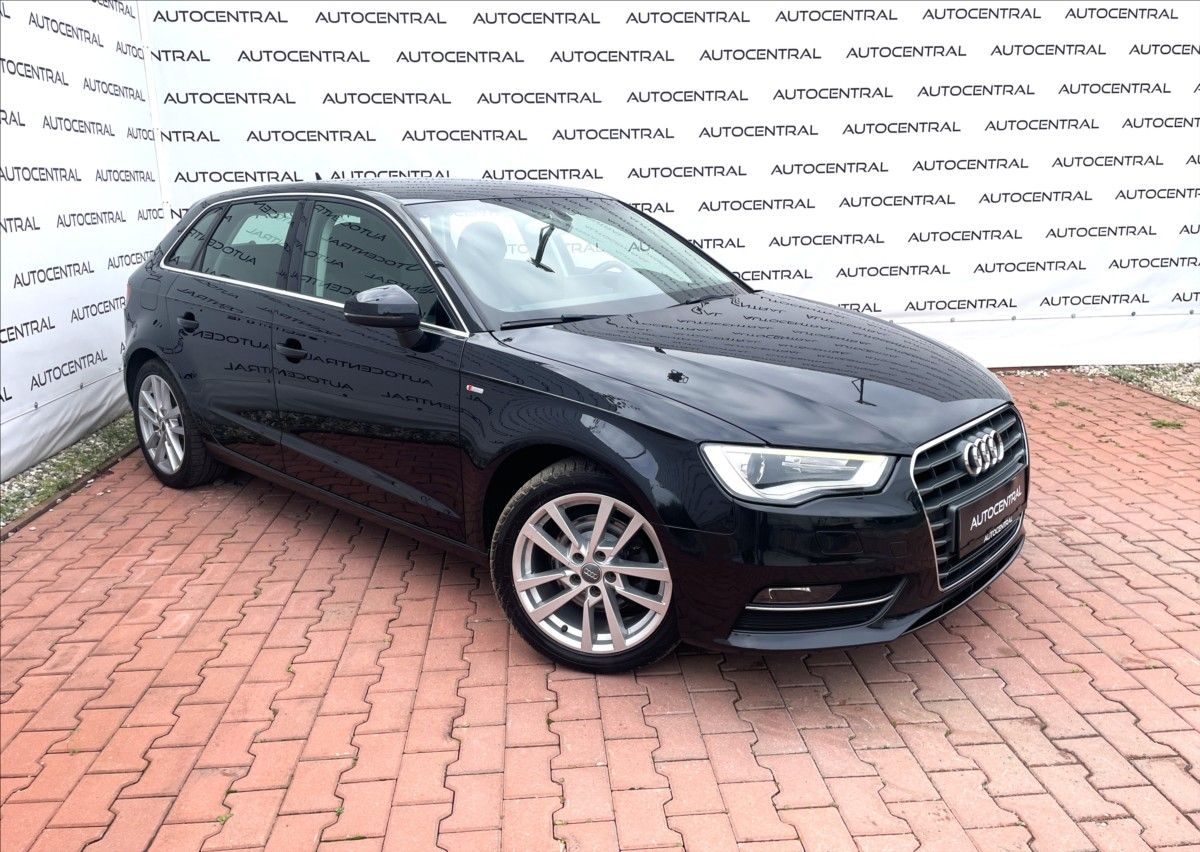 Audi A3, 1,4 TFSI  S-line 90kw, Navi ,