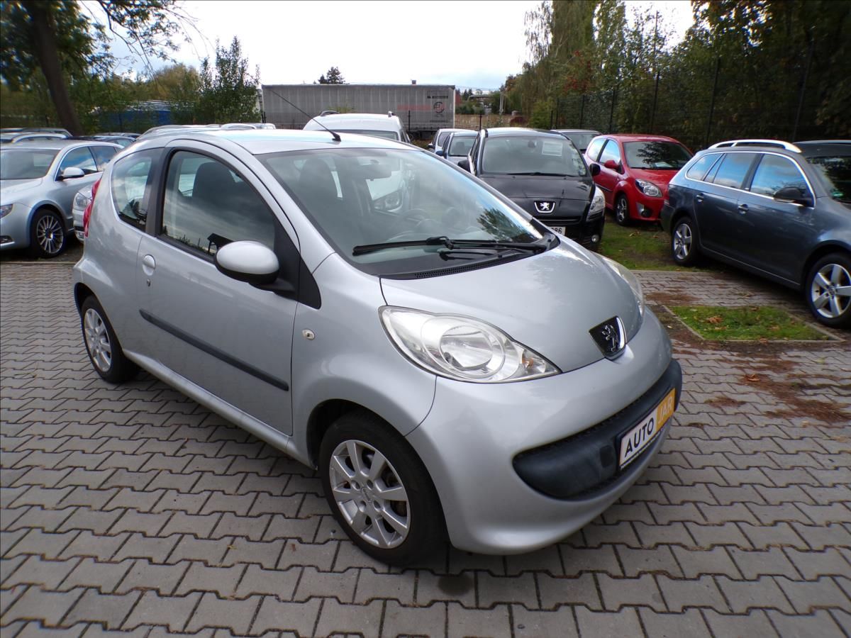 Peugeot 107, 1,0 i KLIMATIZACE