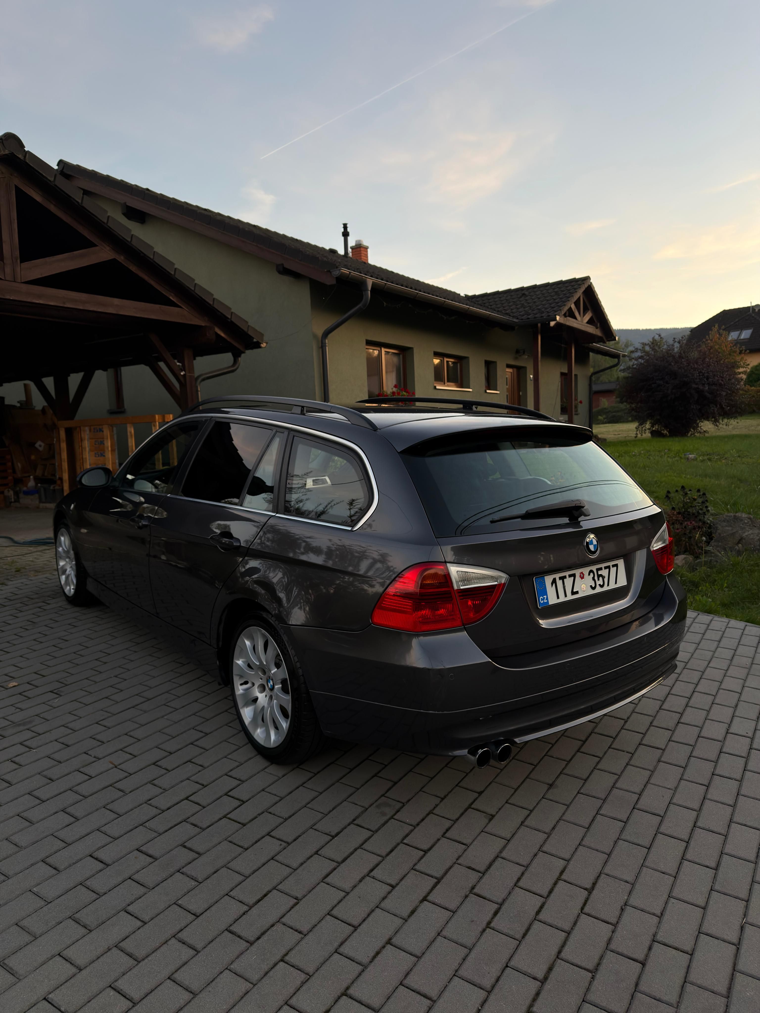 BMW Řada 3, BMW 325i E91 160kw 2006 N52 - fotka 4
