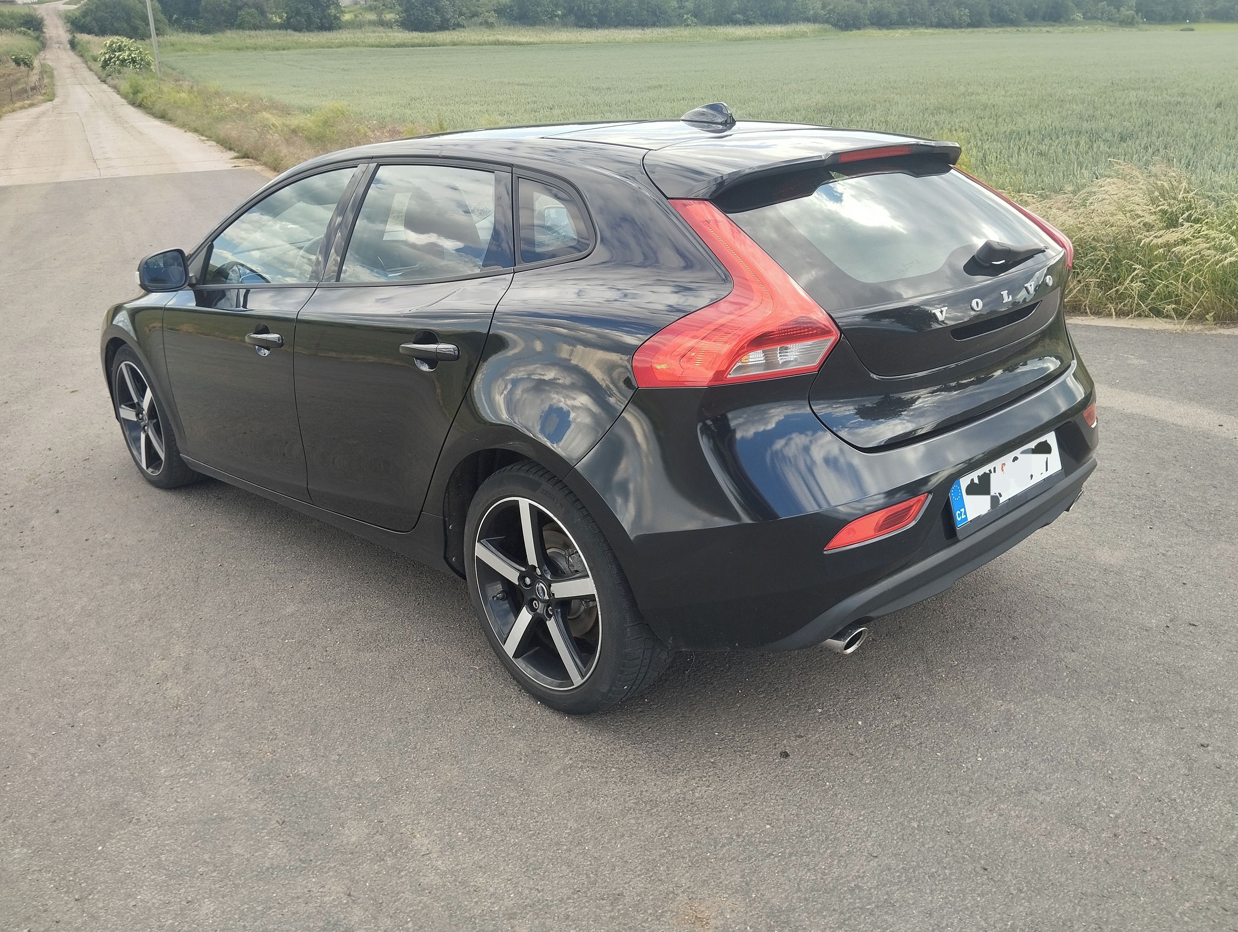 Volvo V40, Volvo V40 SPORT 140 KW - fotka 4