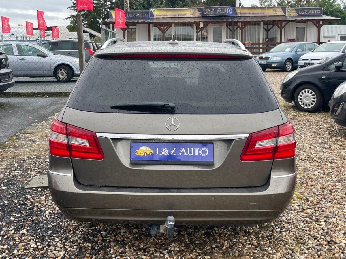 Mercedes-Benz Třídy E, 2,1   250CDI 4MATIC - fotka 5