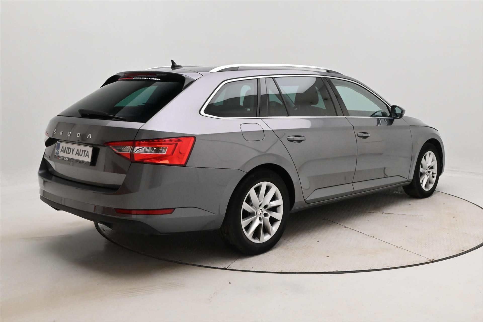 Škoda Superb, 2,0 TDI 110kW DSG Style Záruka - fotka 5