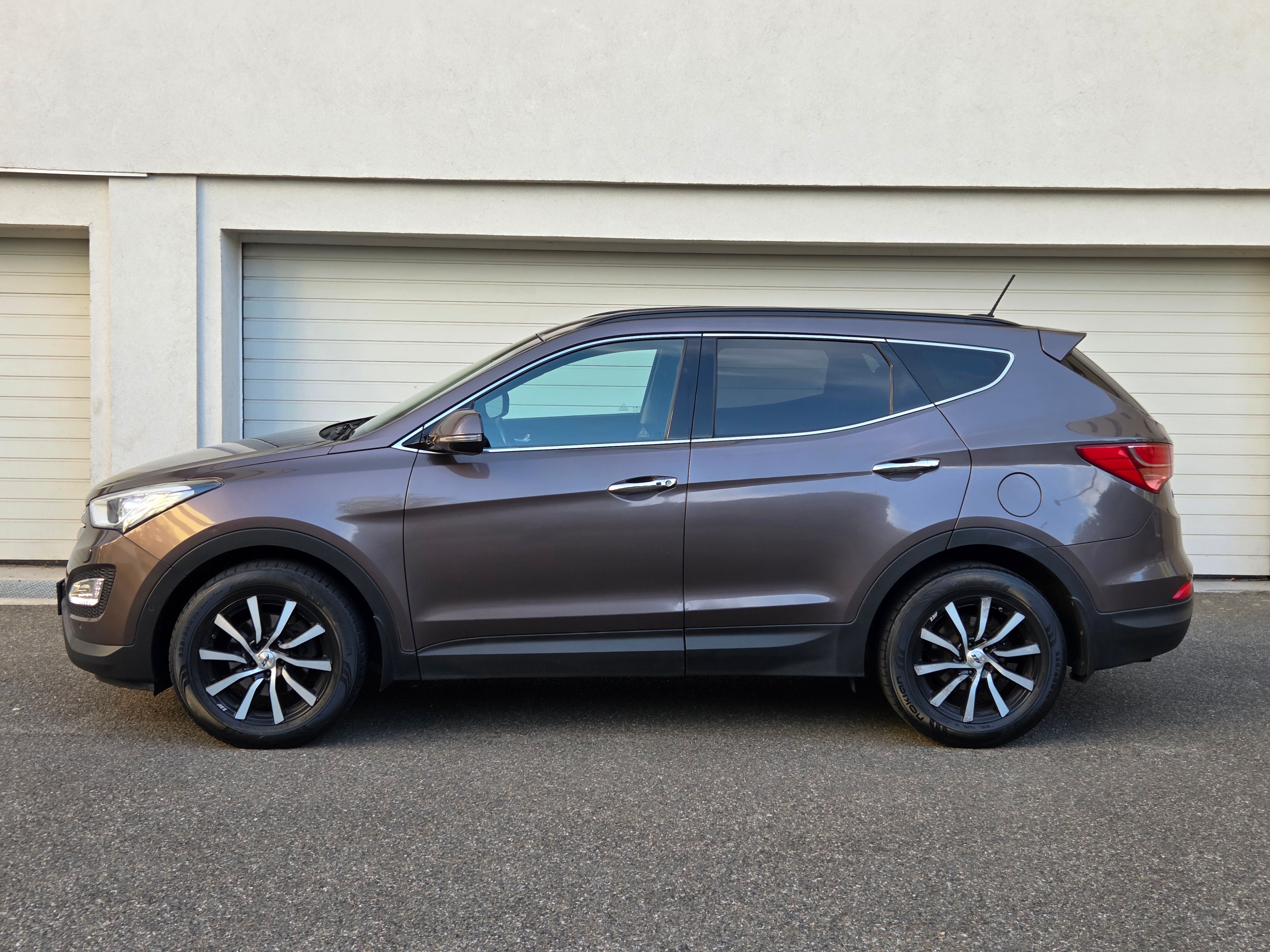 Hyundai Santa Fe, 2.2 CRDI Aut 4x4 Max Výbava - fotka 4
