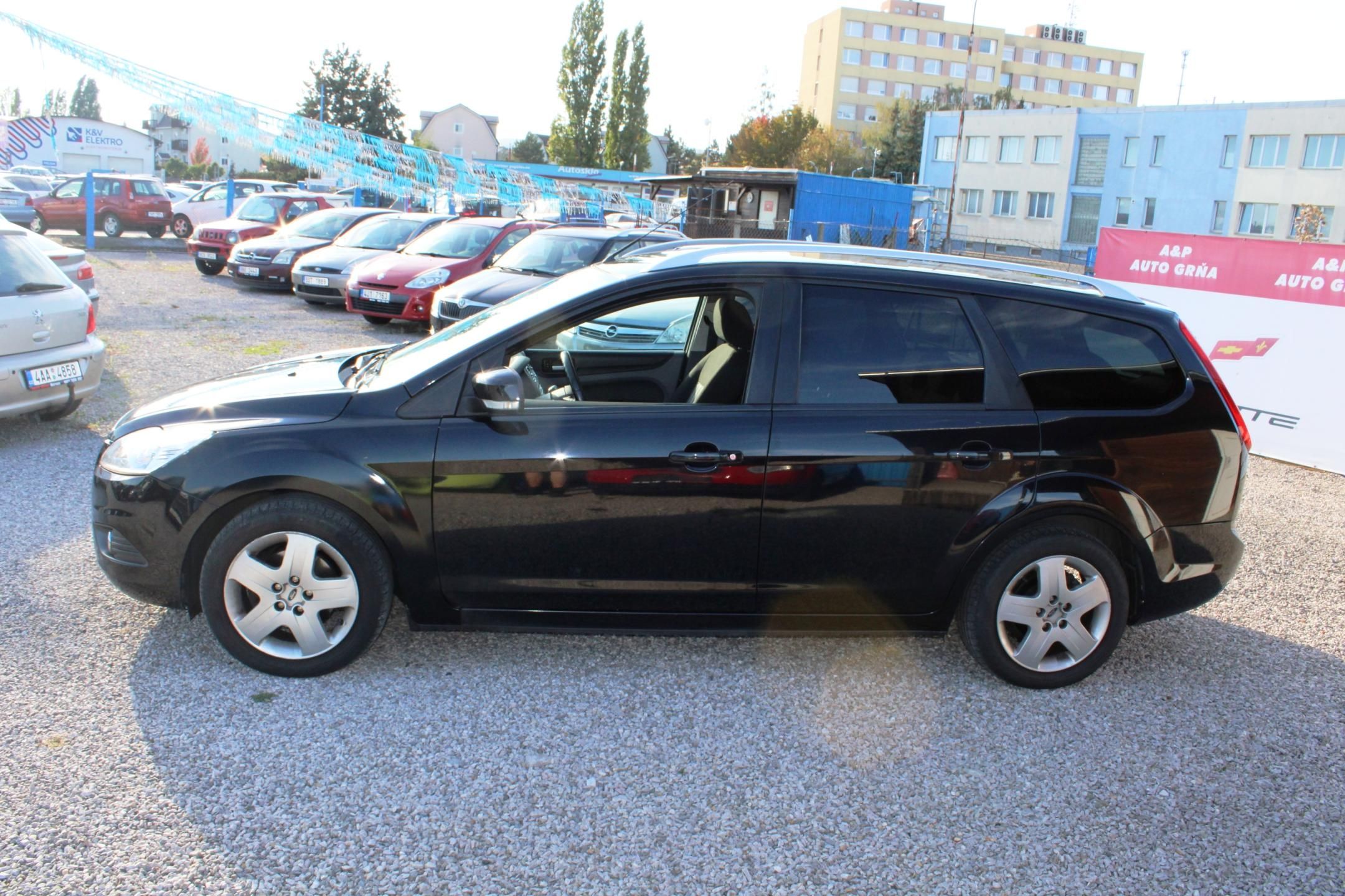 Ford Focus, 1,6i KLIMA EL.OKNA ZIMNÍ KOLA - fotka 4