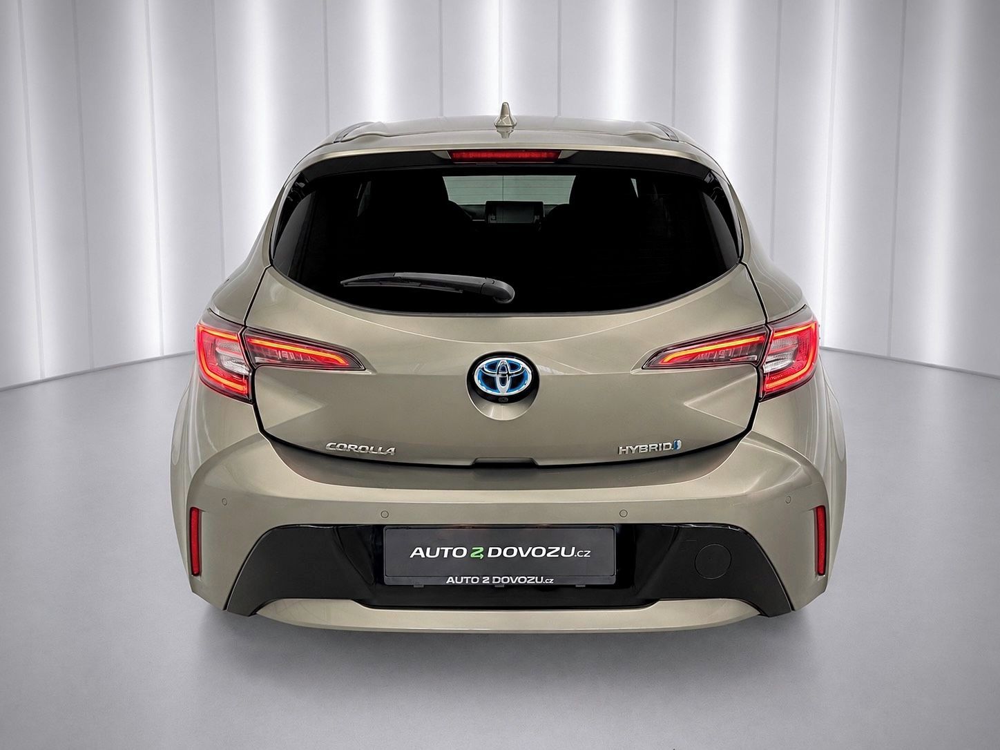 Toyota Corolla, 1.8 Hybrid e-CVT COMFORT, ACC - fotka 5
