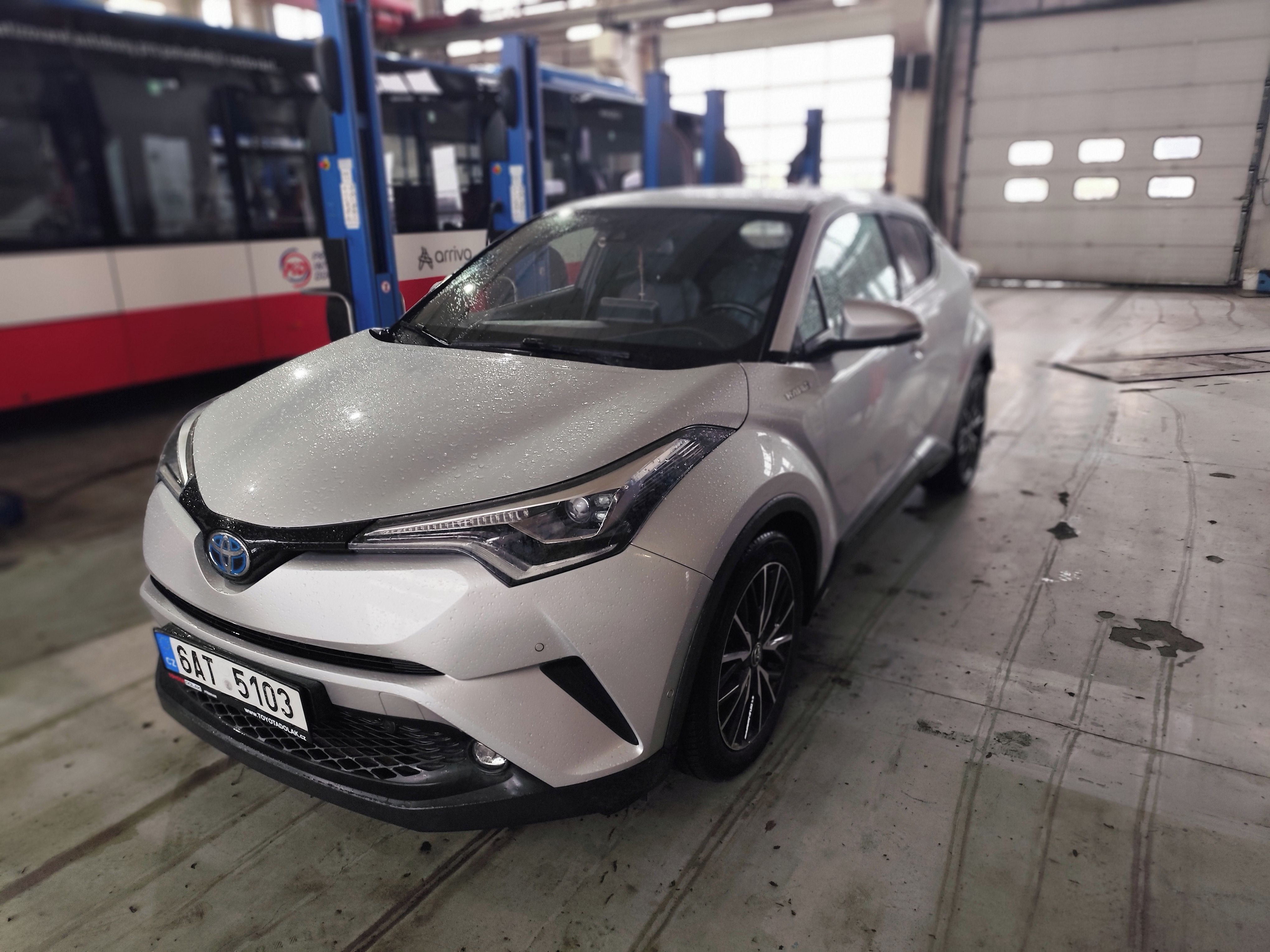 Toyota C-HR, 1.8 benzín hybrid