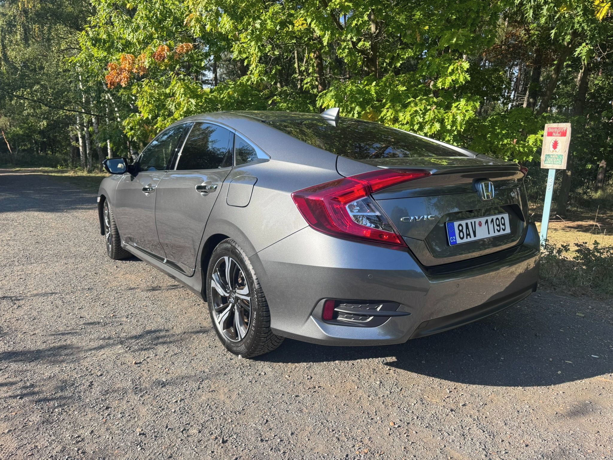 Honda Civic, 1.5 Vtec - pěkný stav - fotka 4