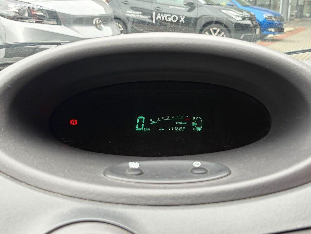 2000 Toyota YARIS